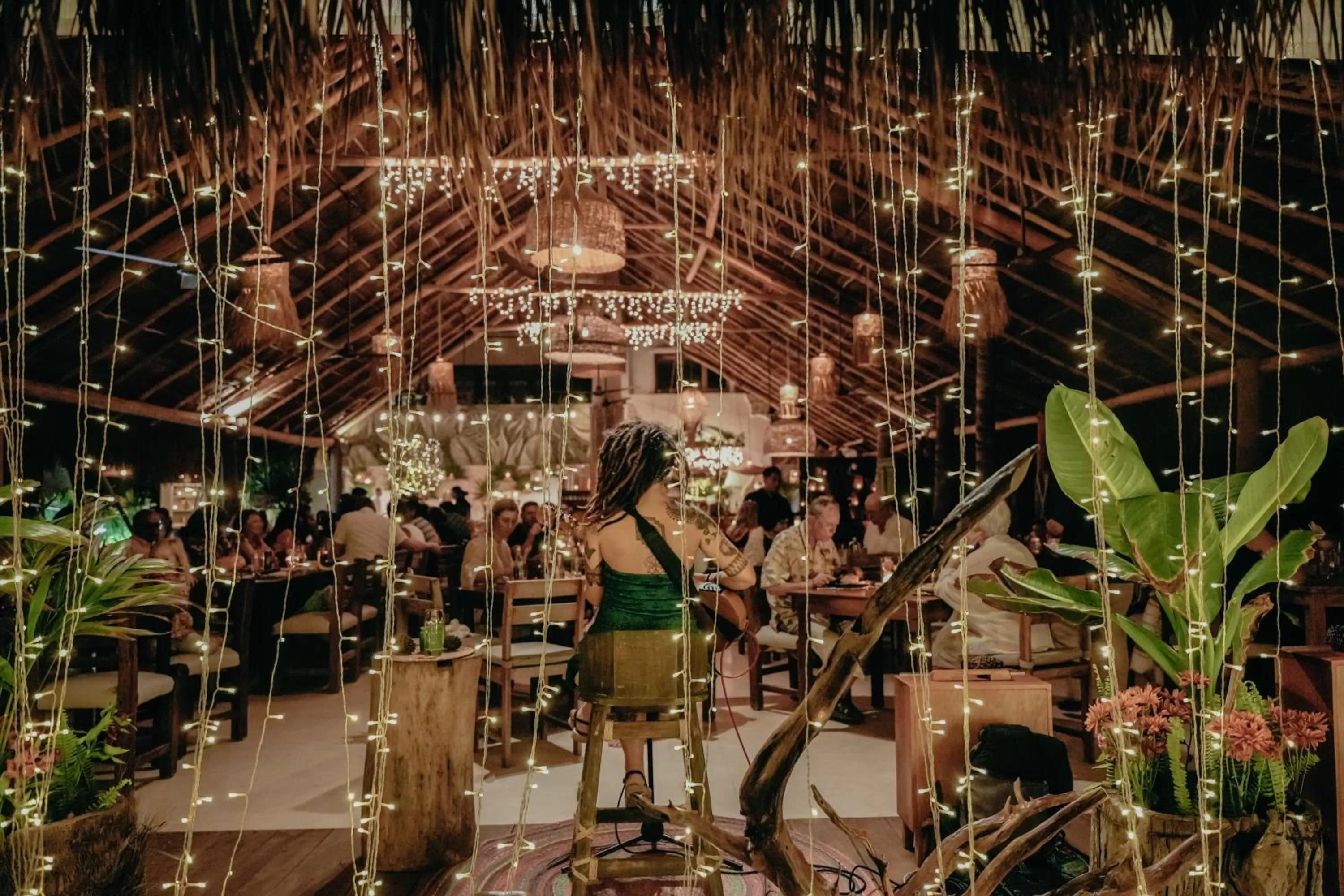 Restaurant/places to eat in Petit Lafitte Beach Front Hotel & Bungalows