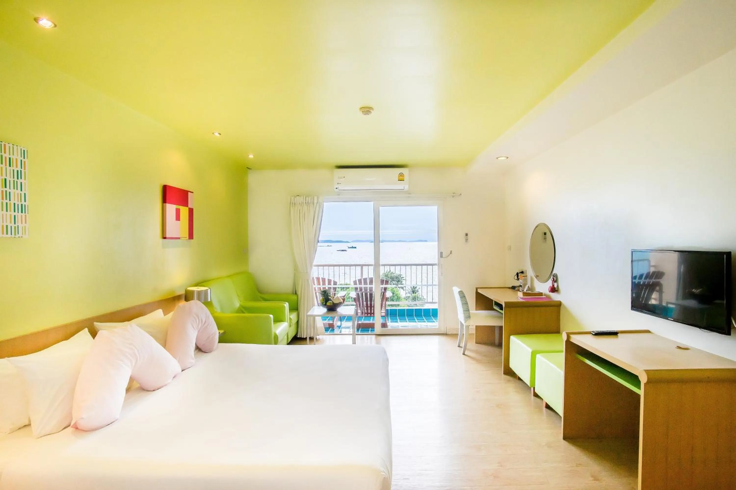 Photo of the whole room, Bed in Best Bella Pattaya