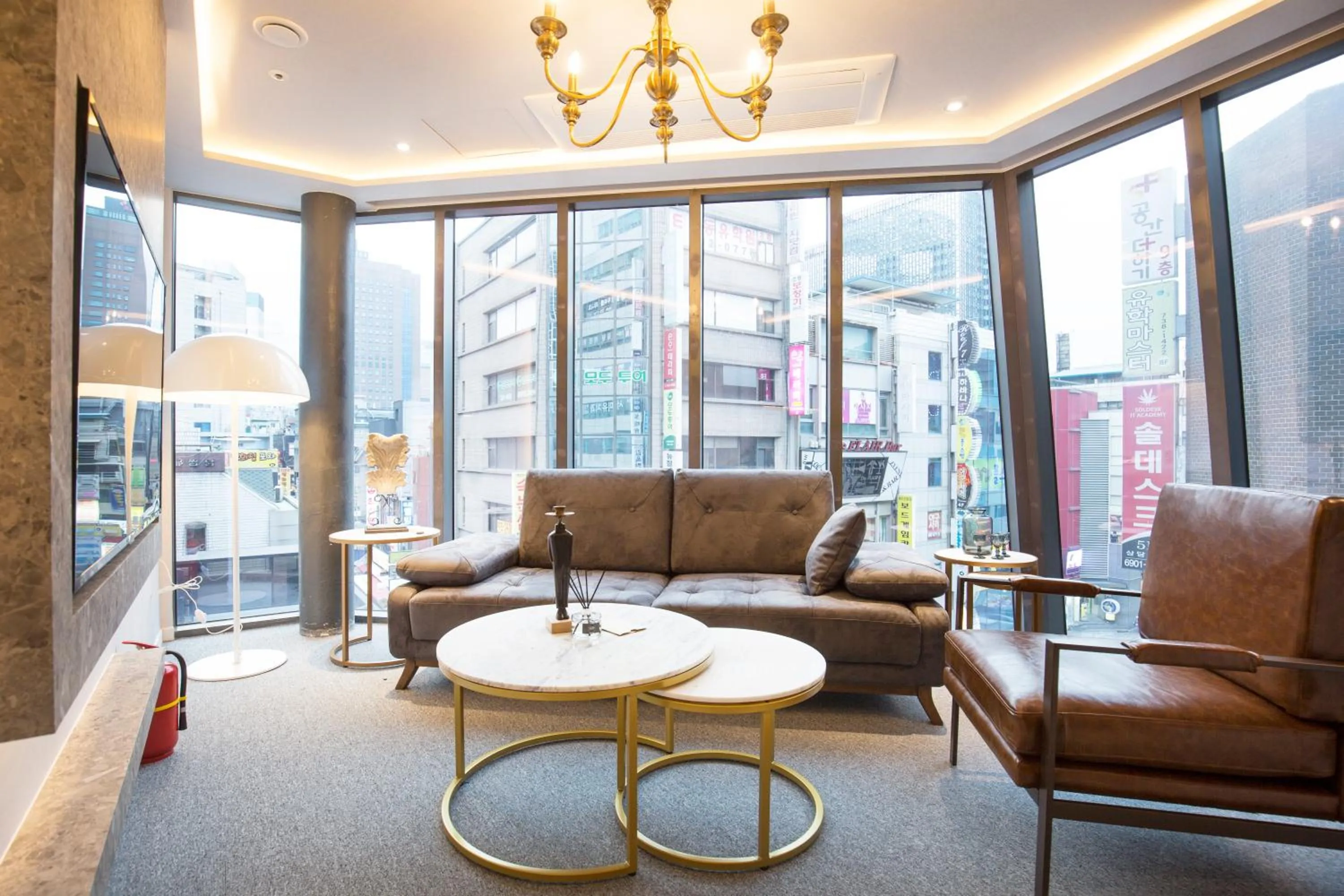 Living room, Seating Area in UH Suite The Jongno