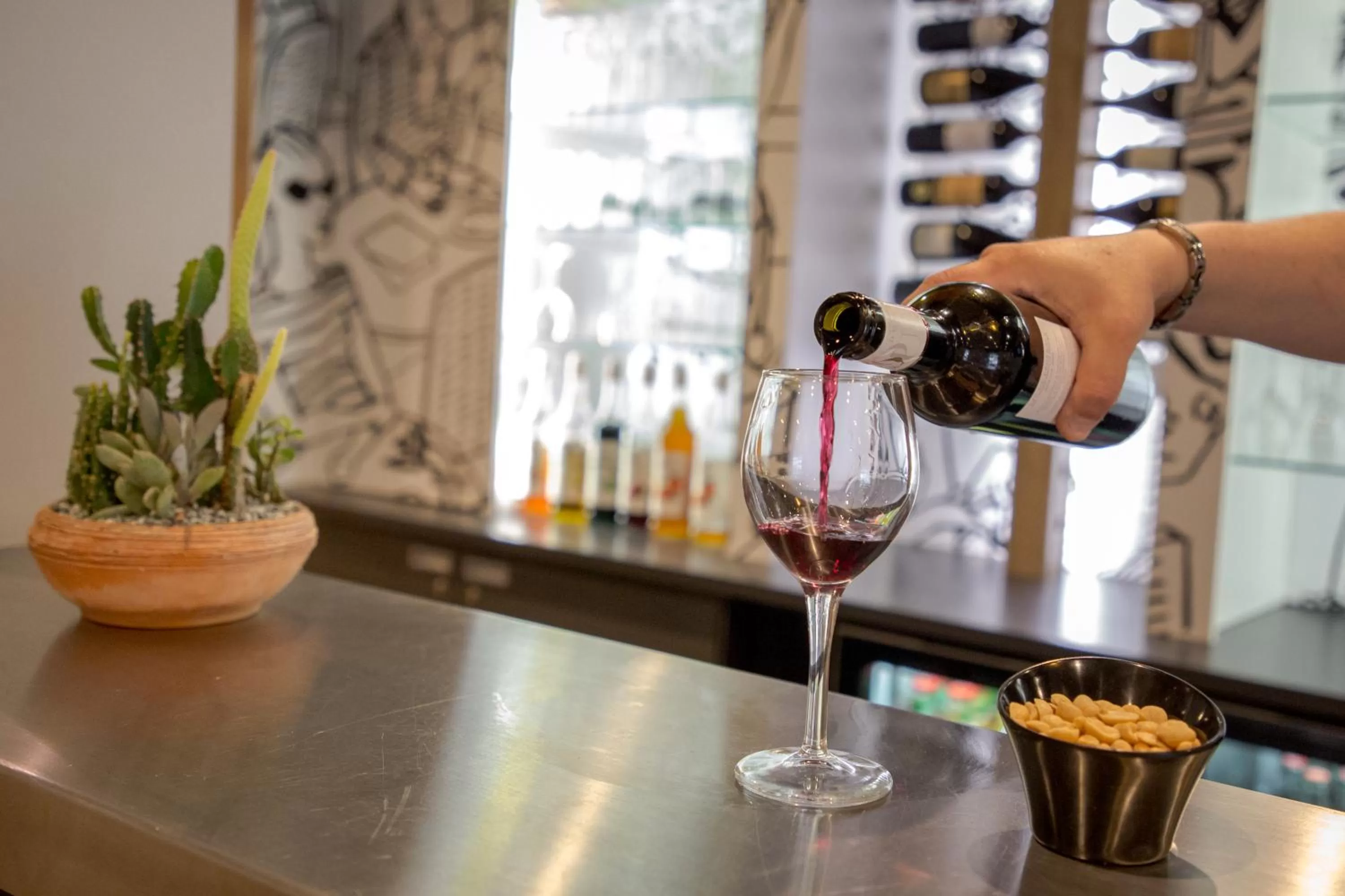 Lounge or bar in ibis Brignoles Provence Verte