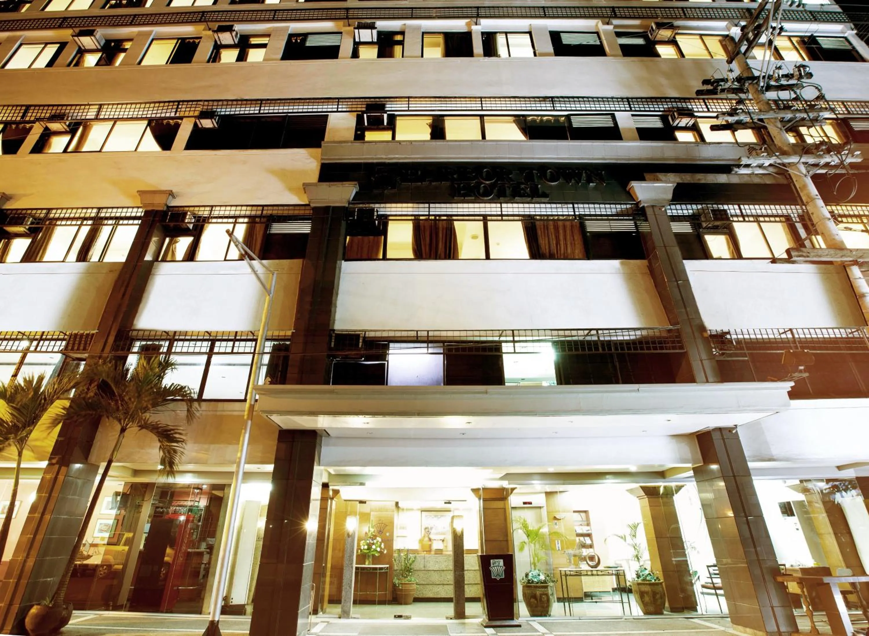 Facade/entrance in Harbor Town Hotel