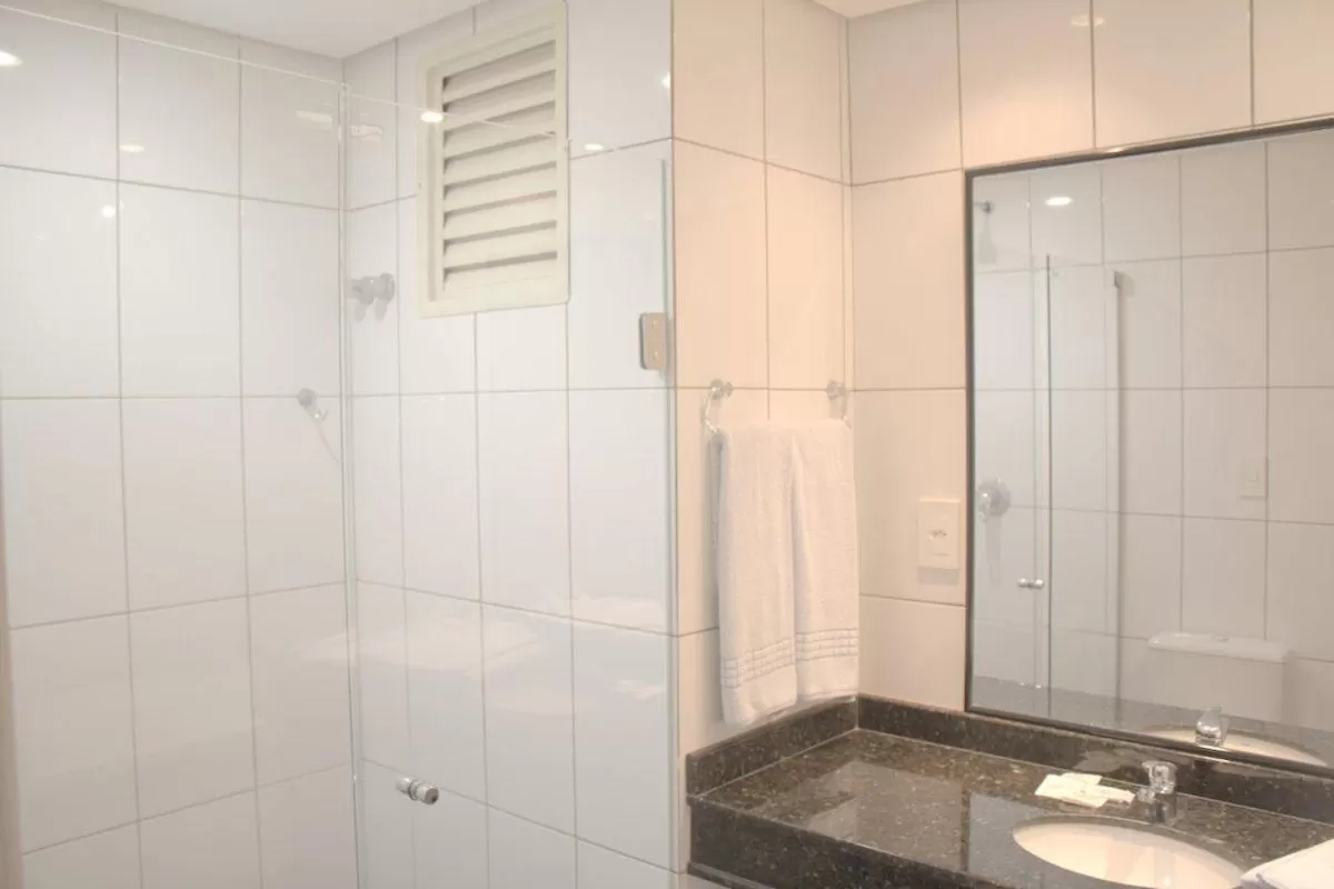 Bathroom in Al-Manara Hotel