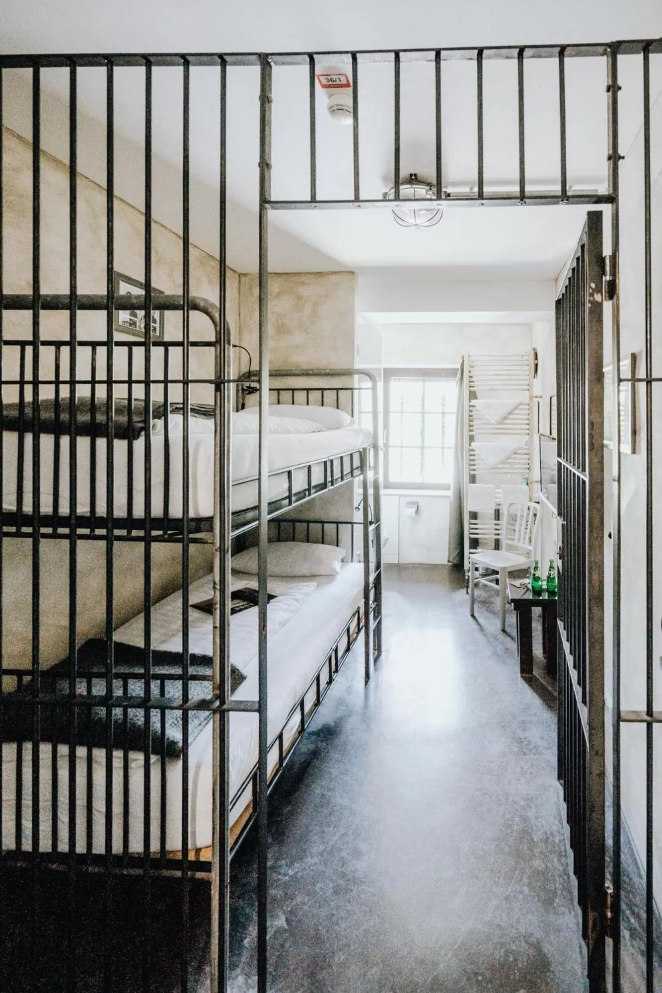 Photo of the whole room, Bed in Road Stop Dortmund