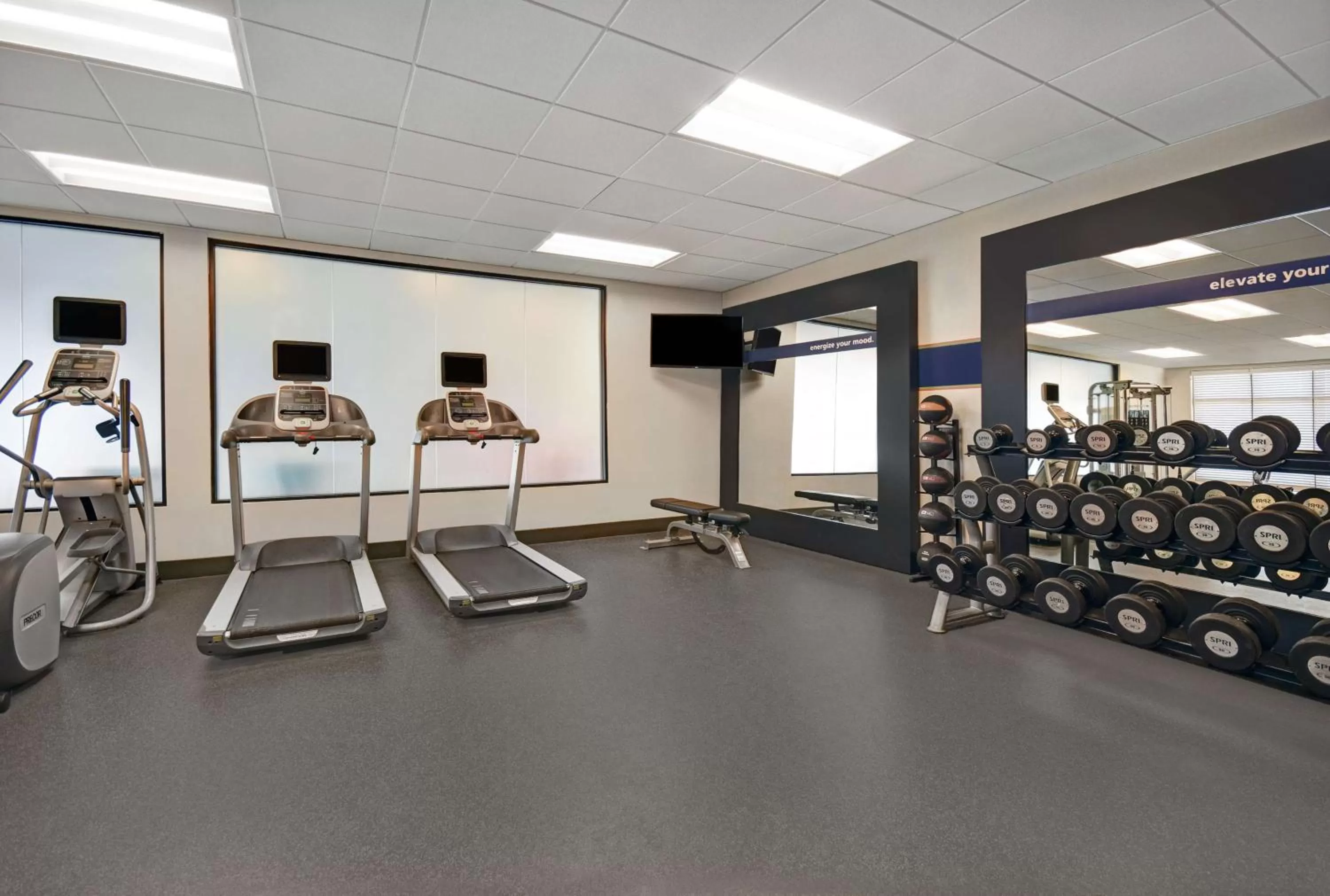 Fitness centre/facilities in Hampton Inn and Suites Robbinsville