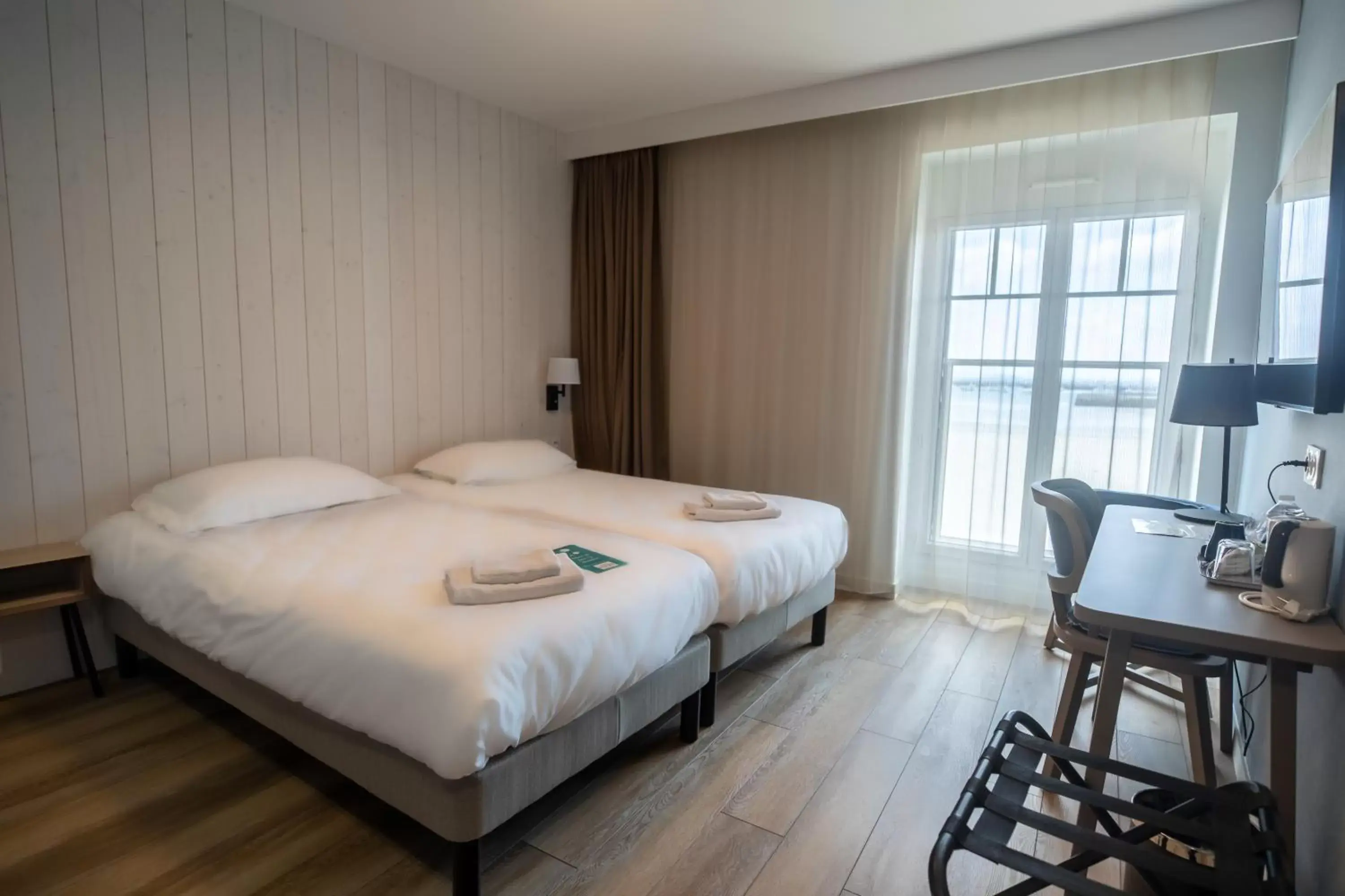 Superior Twin Room with Sea View in Hôtel de la Baie Superior Twin Room with Sea View in Hôtel de la Baie