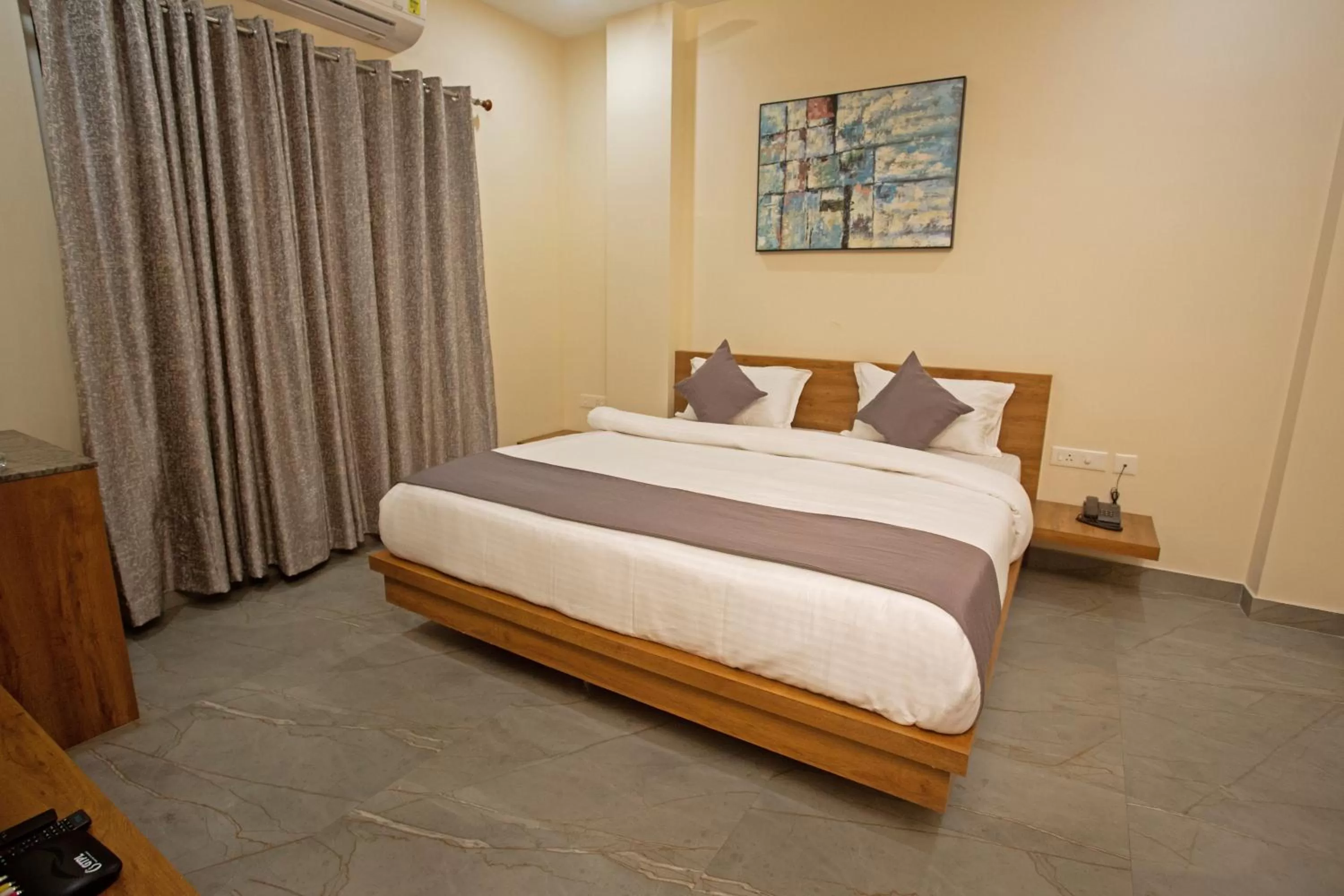 Bed in Grey House Inn