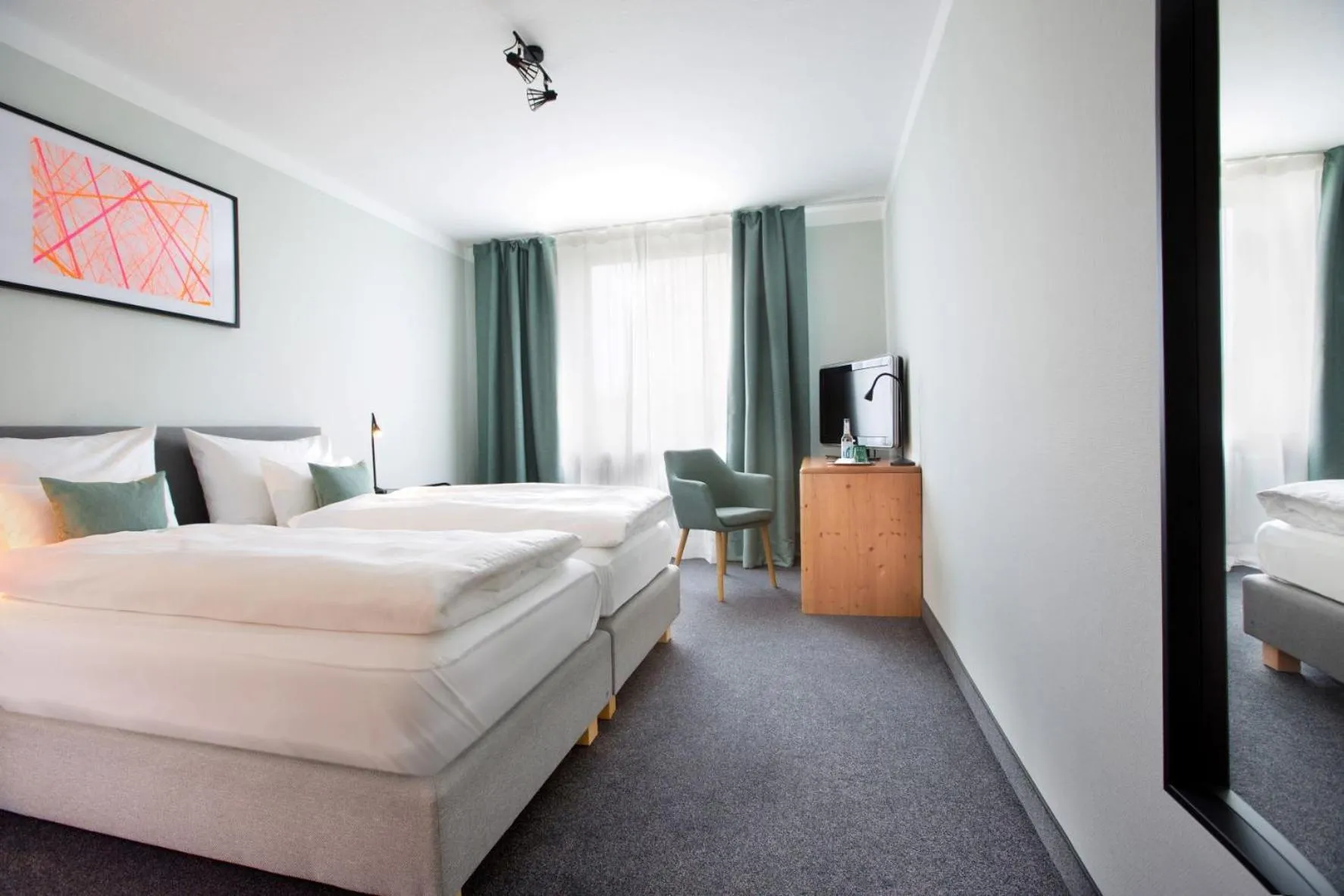 Photo of the whole room, Bed in Hotel Rotkreuzplatz