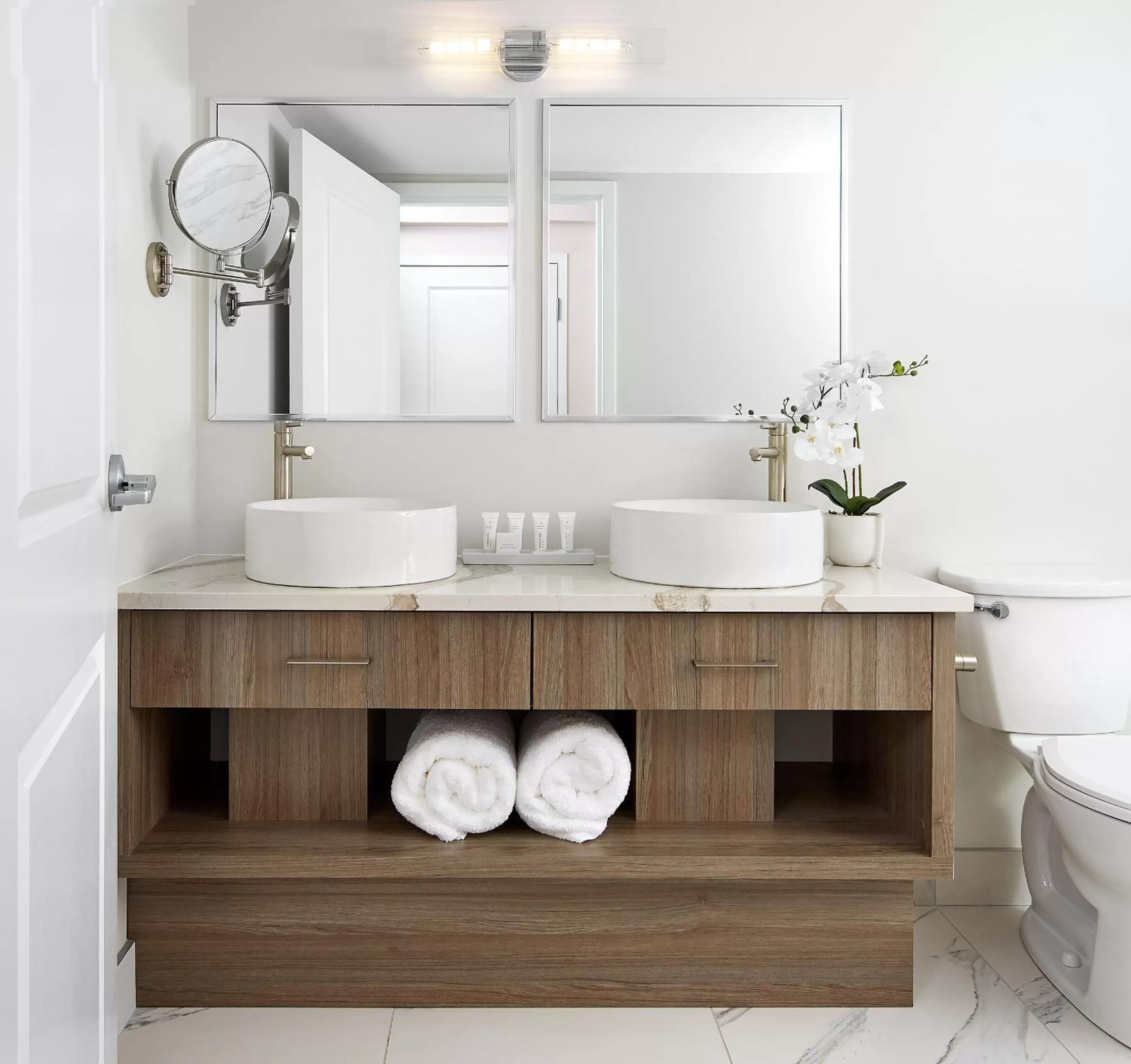 Bathroom in The Glenerin Inn