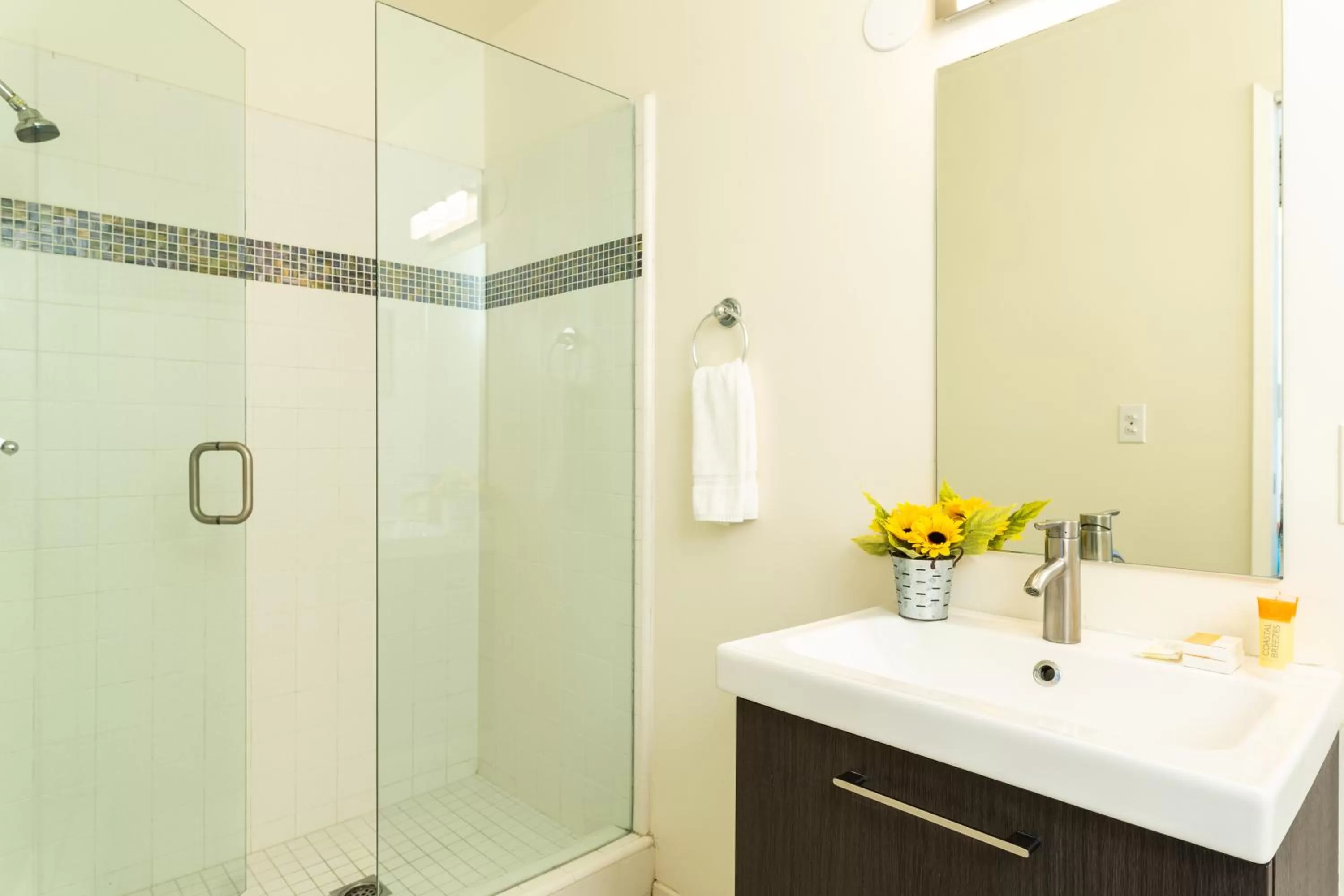 Bathroom in The Sea View Inn At The Beach