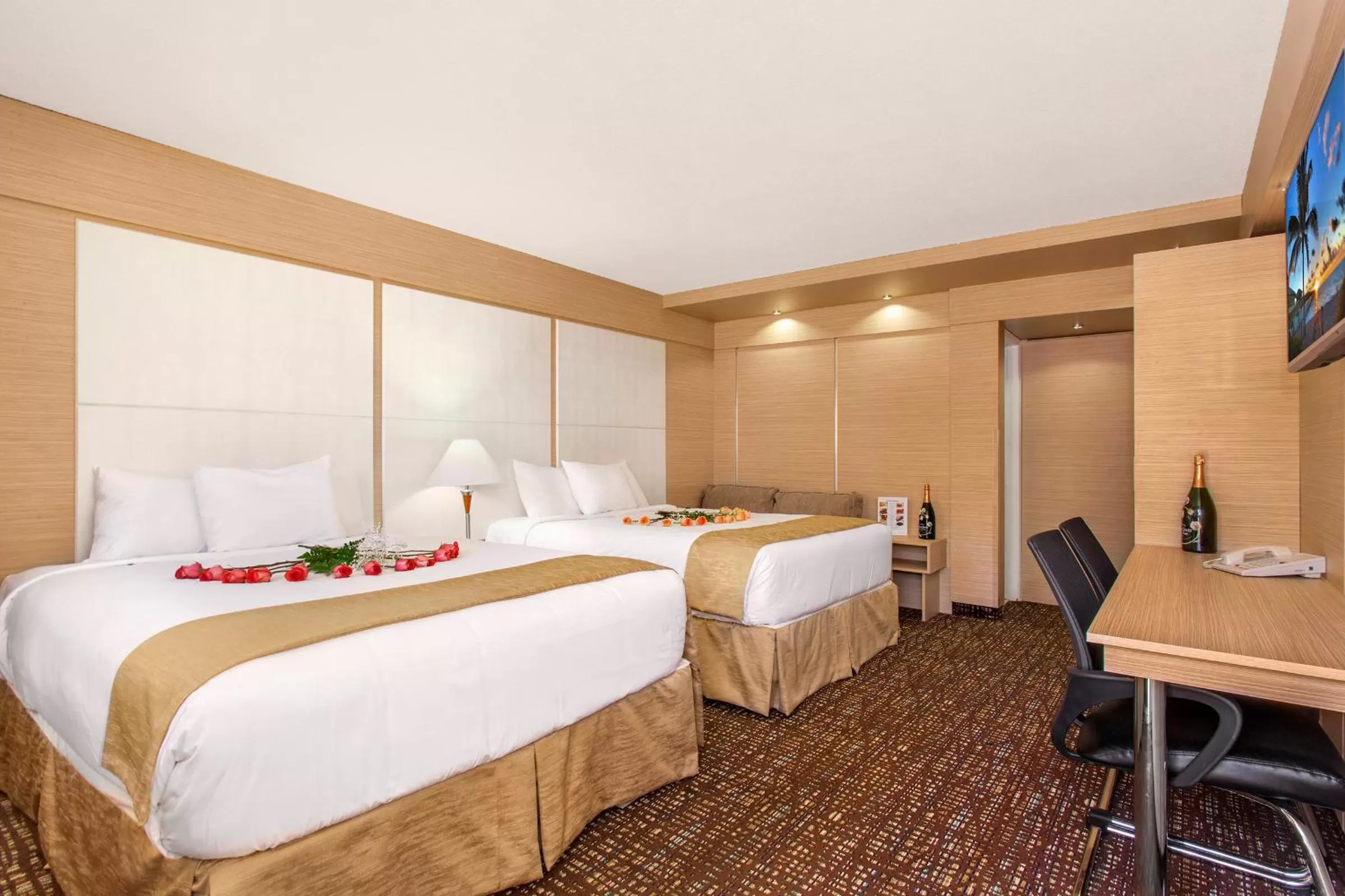 Photo of the whole room, Bed in Ocean Beach Club