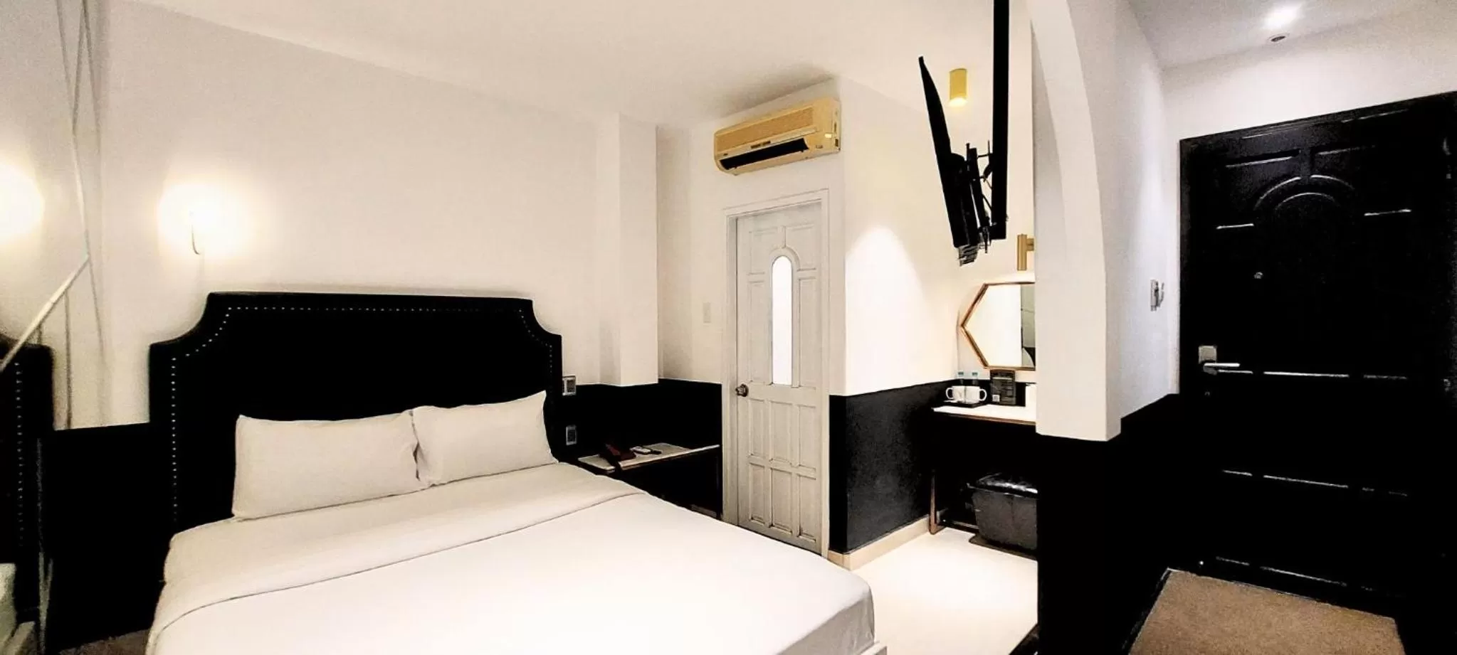 Bedroom, Bed in A In Hotel Del Luna