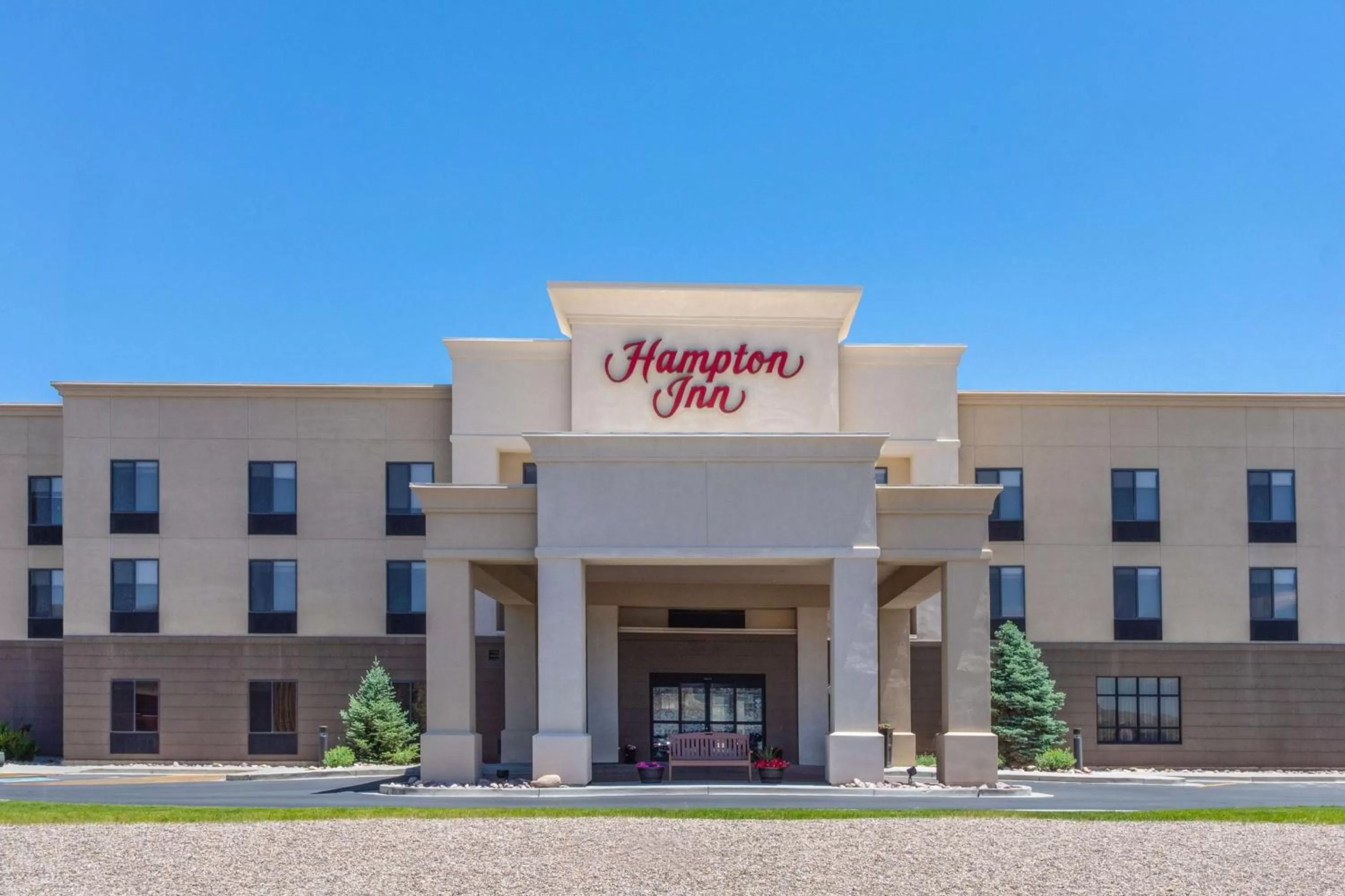 Property building in Hampton Inn Rock Springs