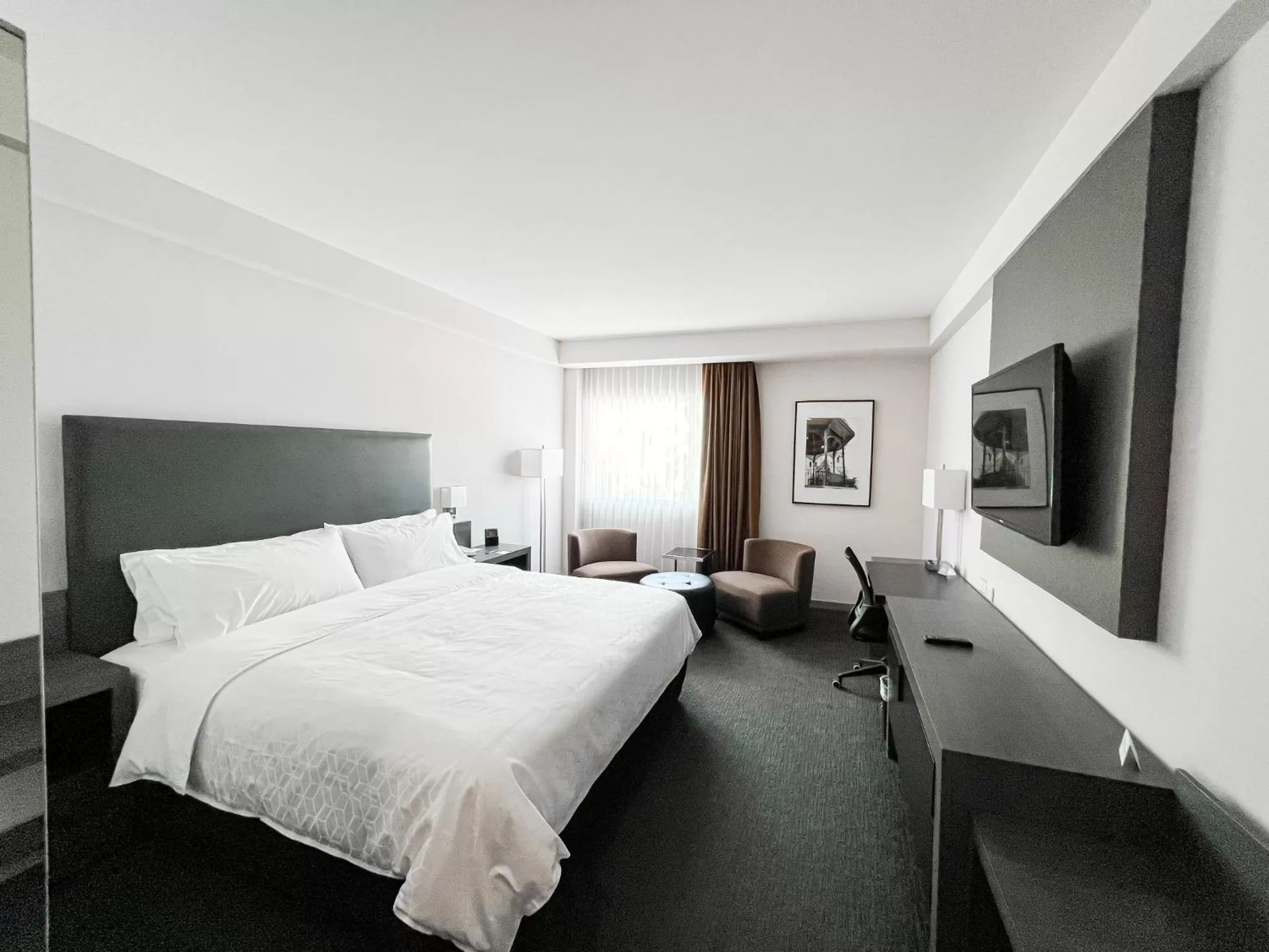 Photo of the whole room, Bed in Holiday Inn Express Hotel & Suites Hermosillo by IHG