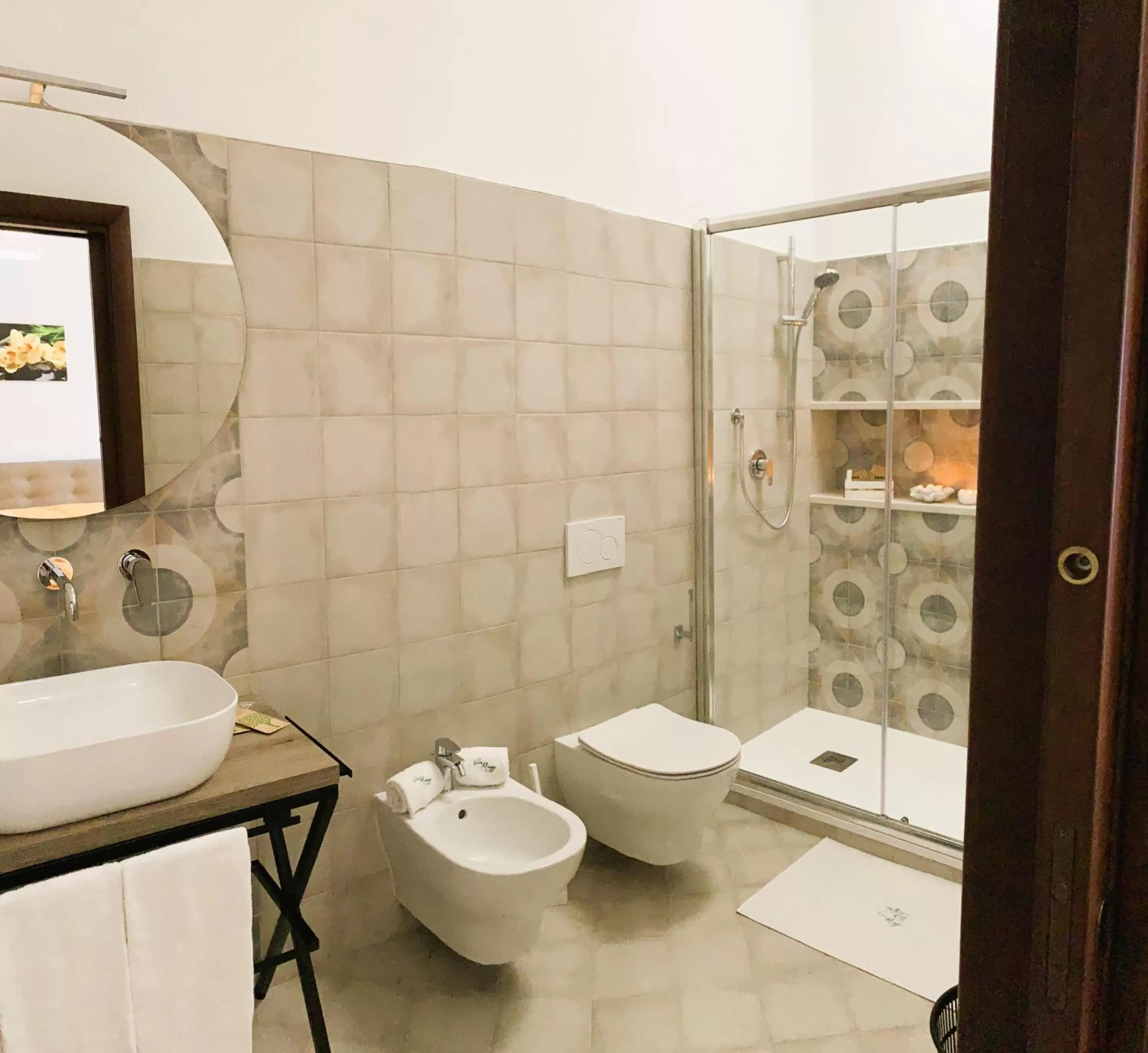 Shower in B&B Villa Maggi