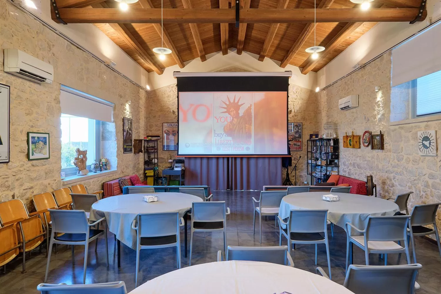 Communal lounge/ TV room in Petrantica Resort