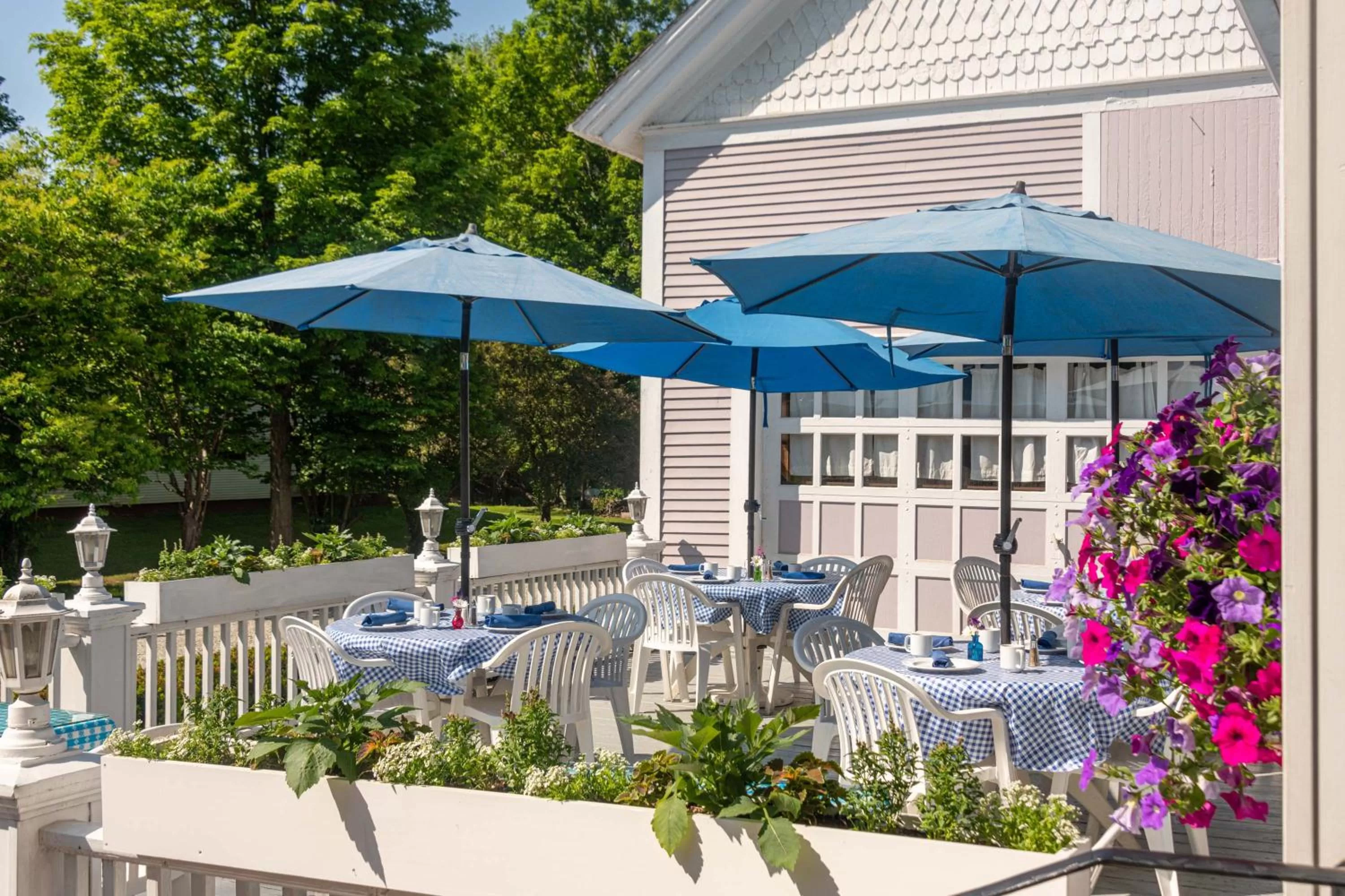 Breakfast in Old Stagecoach Inn