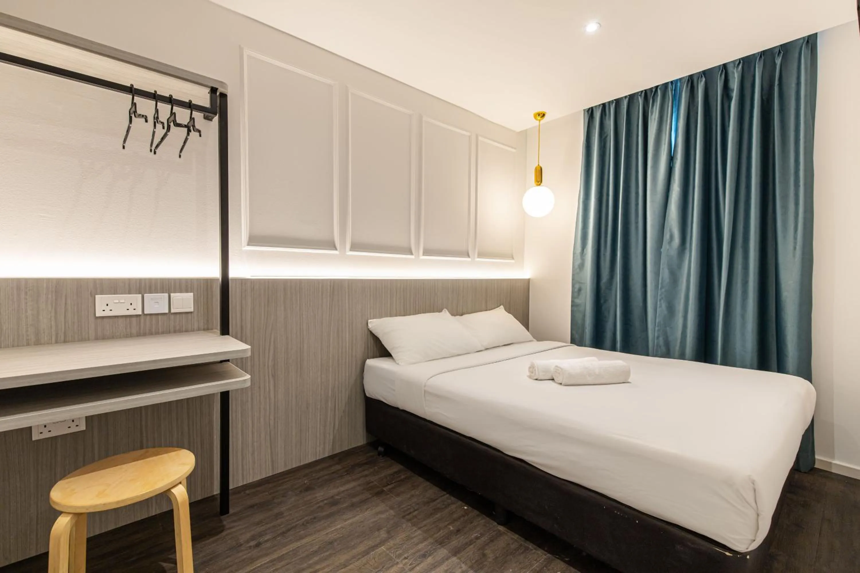 Photo of the whole room in Philip Hotel