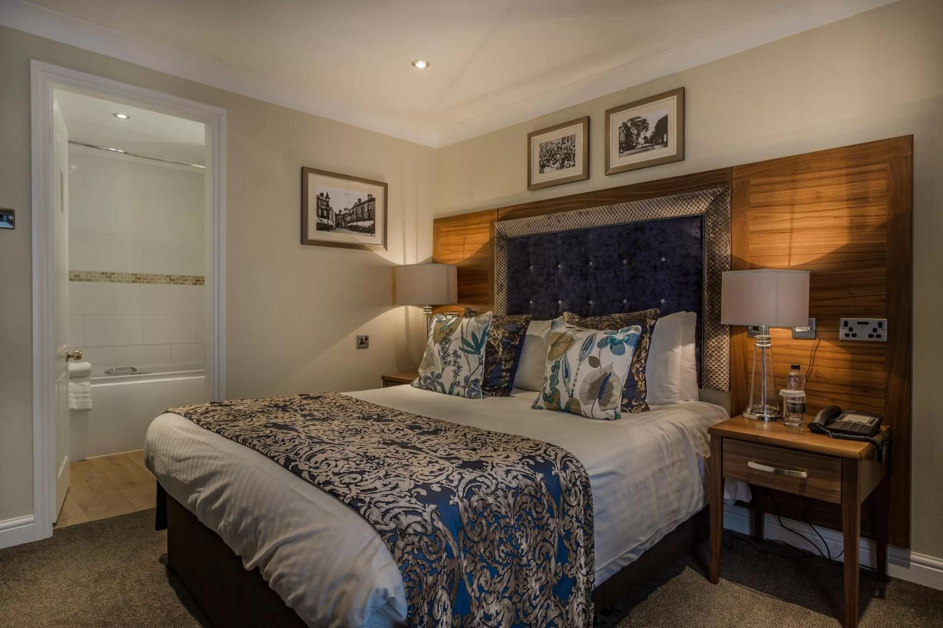 Bedroom, Bed in The Admiral Rodney Hotel, Horncastle, Lincolnshire - The Coaching Inn Group
