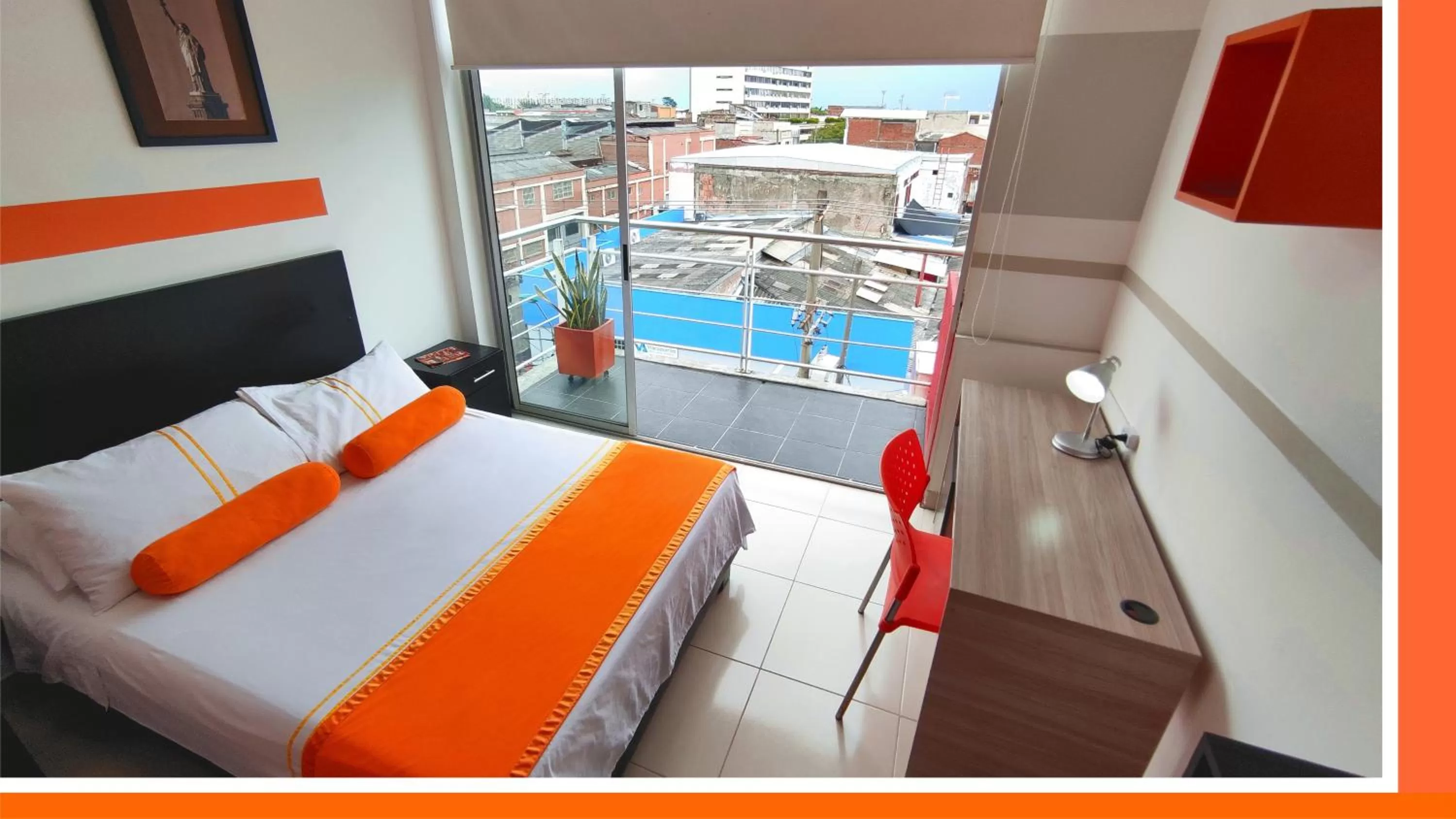 Balcony/Terrace, Pool View in HOTEL COLOURS Cali