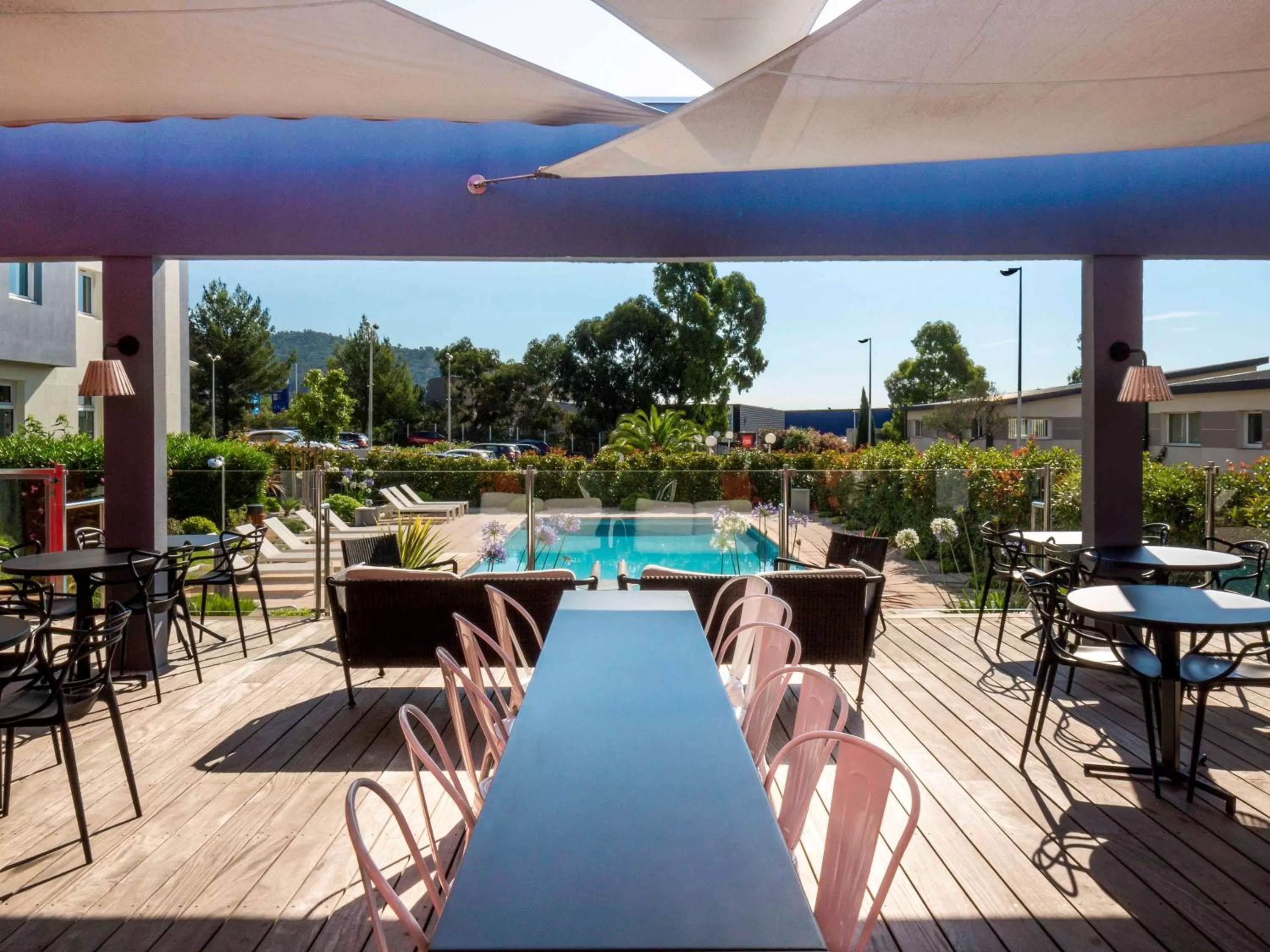 Restaurant/places to eat in ibis Toulon La Valette