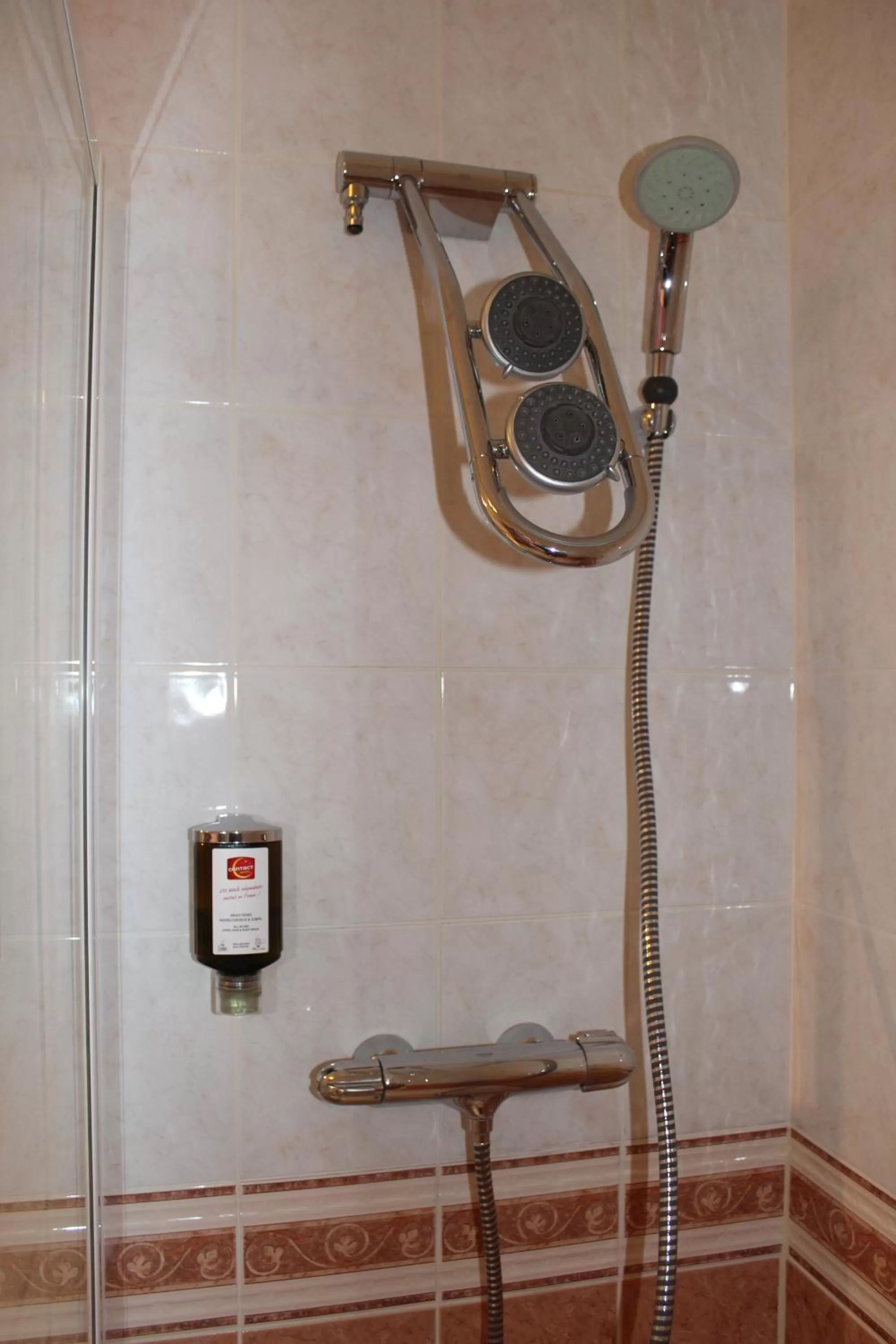 Shower in Hotel Bristol