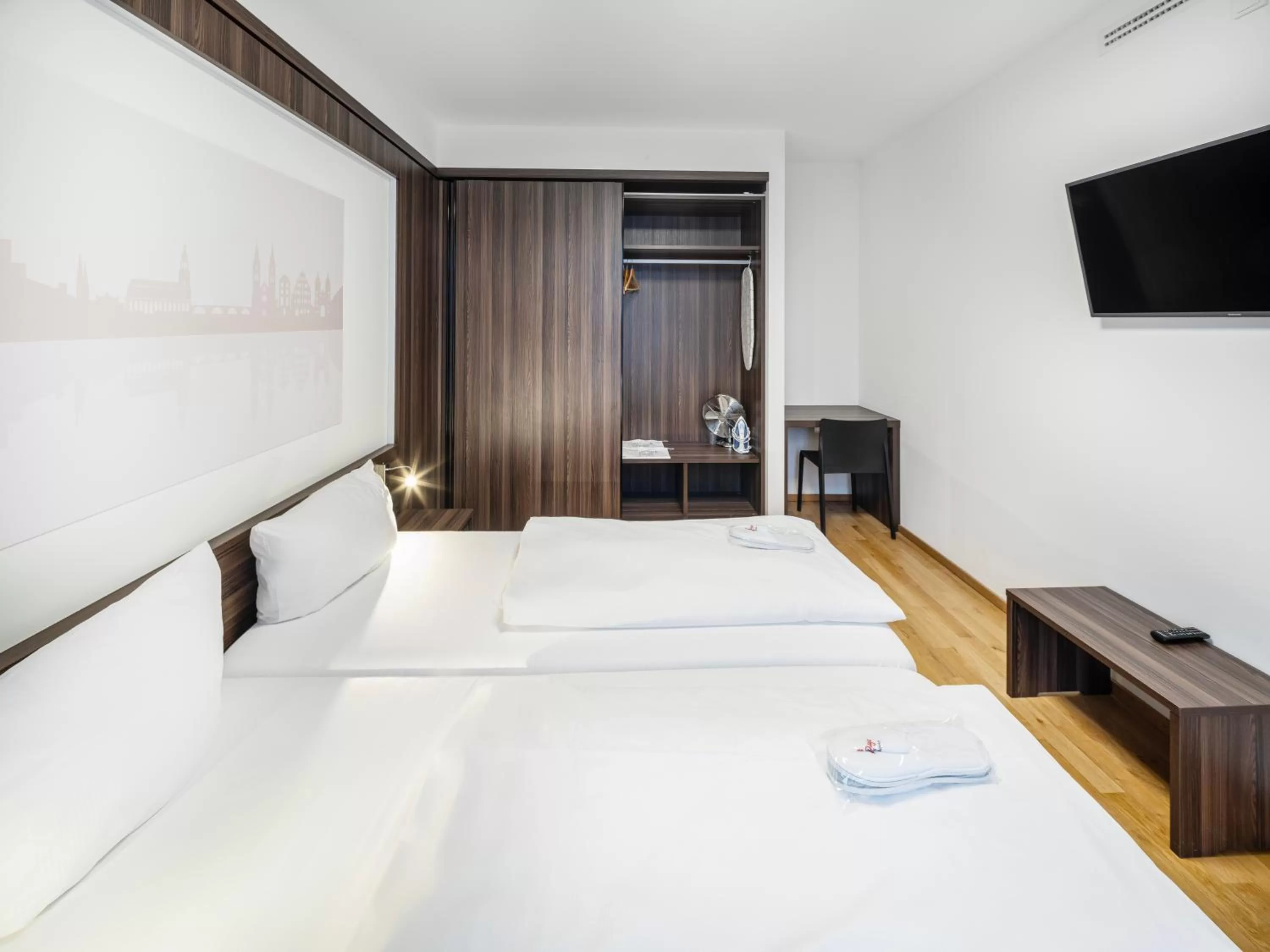 Bed in sevenDays Hotel BoardingHouse