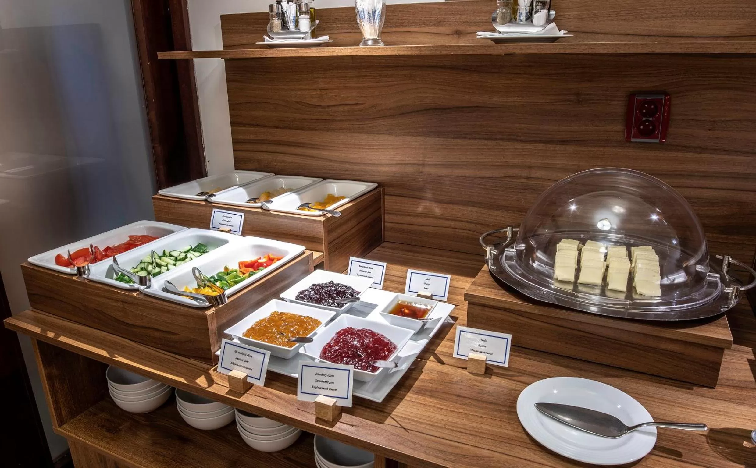 Restaurant/places to eat in EA Hotel Downtown