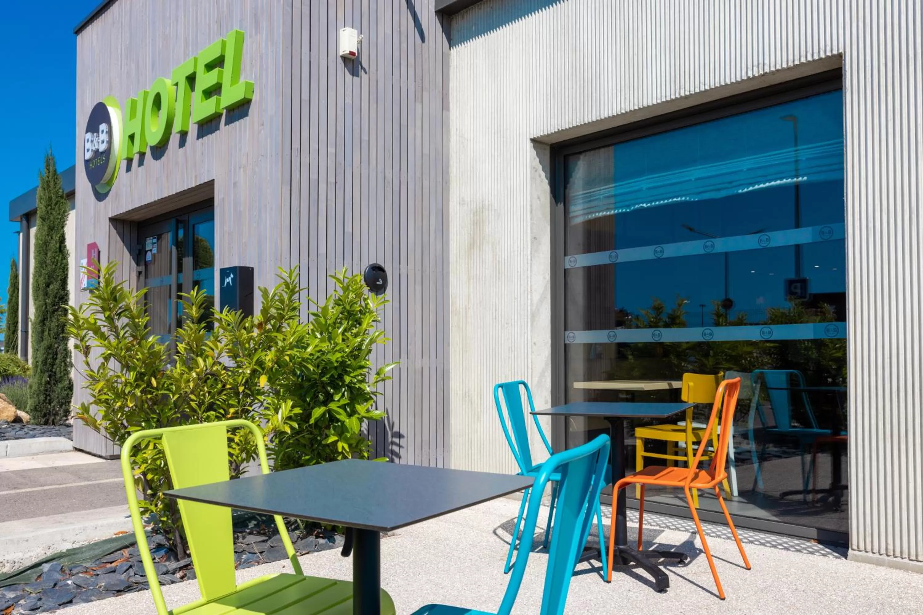 Patio in B&B HOTEL Troyes Magasins d'usine