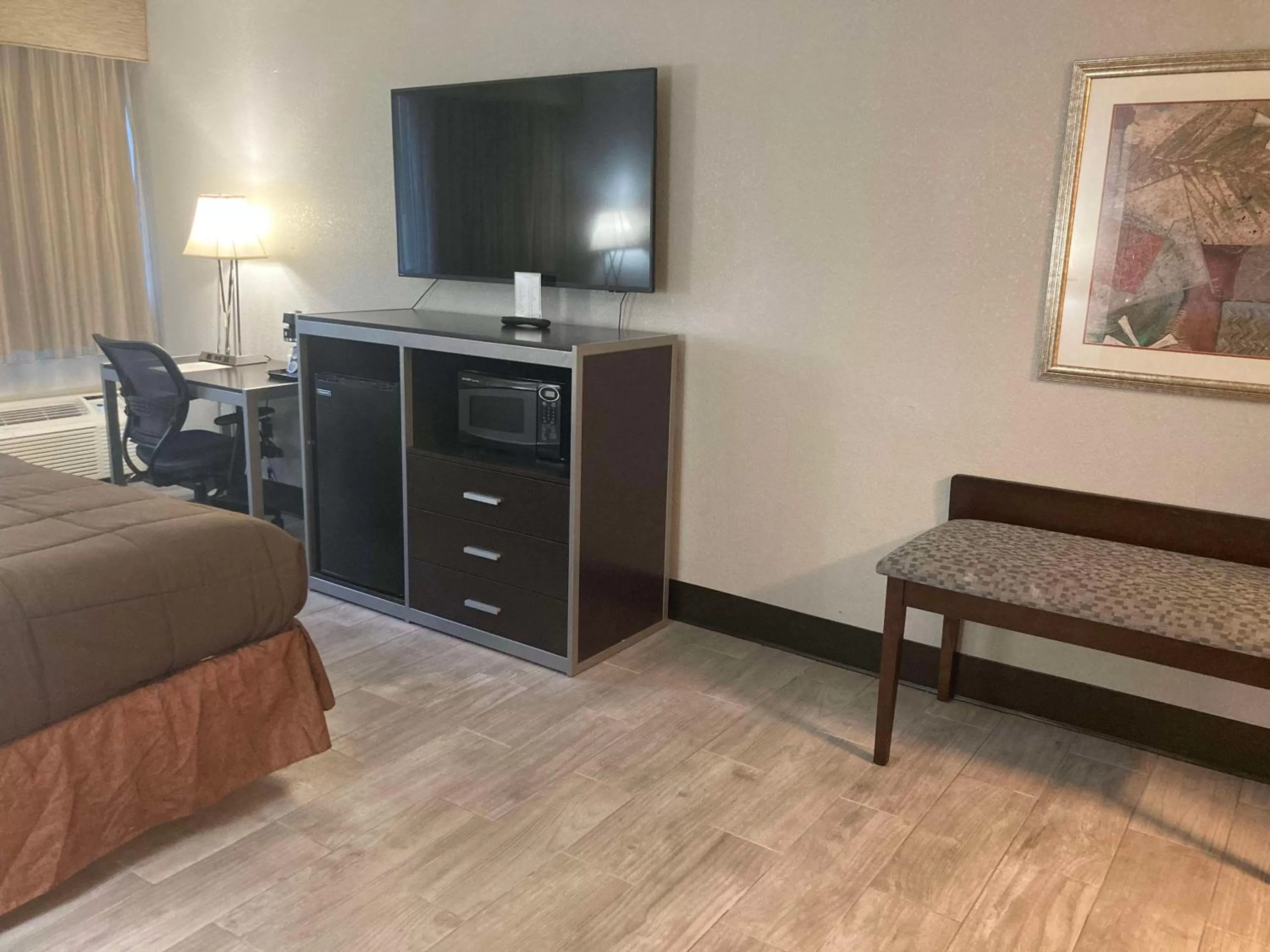 Bedroom, Bed in Best Western Plus Reading Inn & Suites