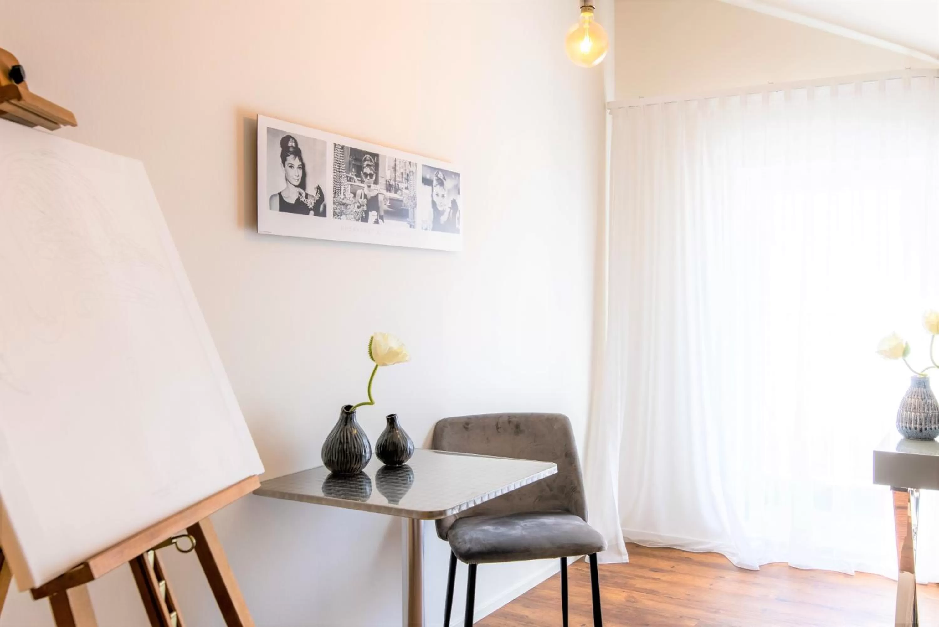 Seating Area in Luxstay Bad Nauheim - Self-Check-In