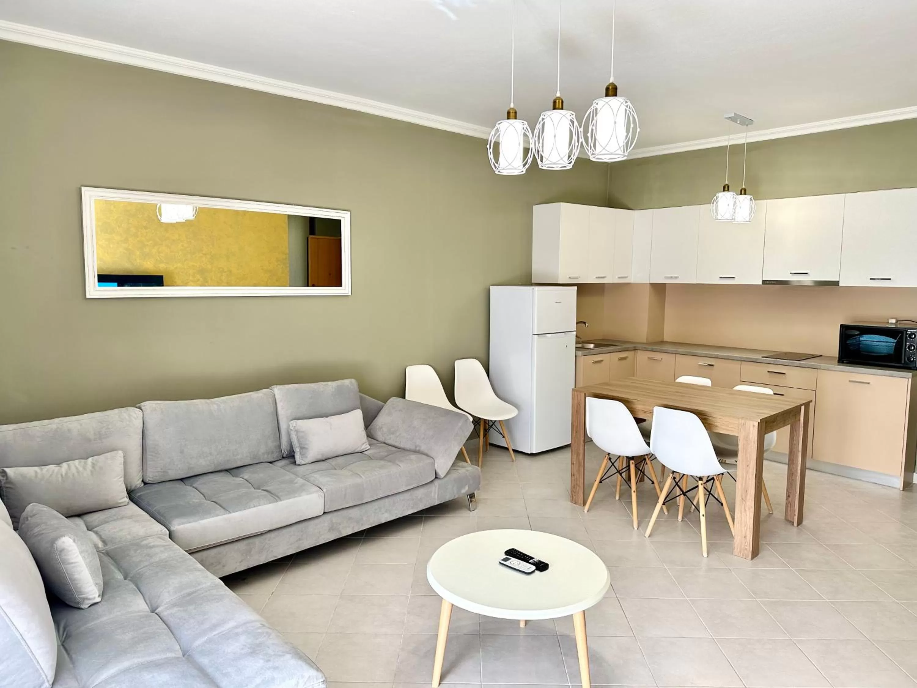 Kitchen or kitchenette, Seating Area in FAMILY SUITE RESIDENCE