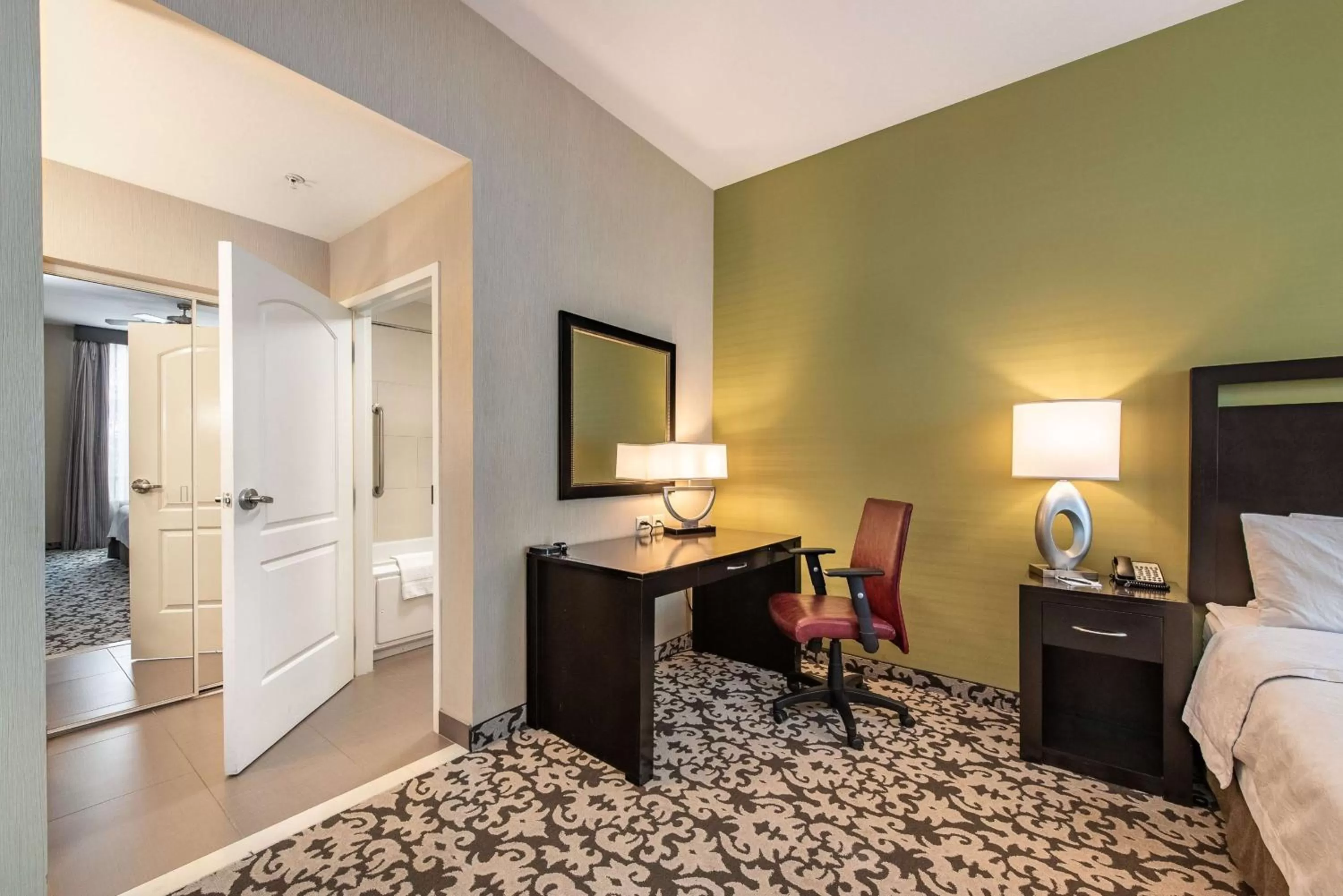 Living room, Bed in Homewood Suites by Hilton Oxnard/Camarillo