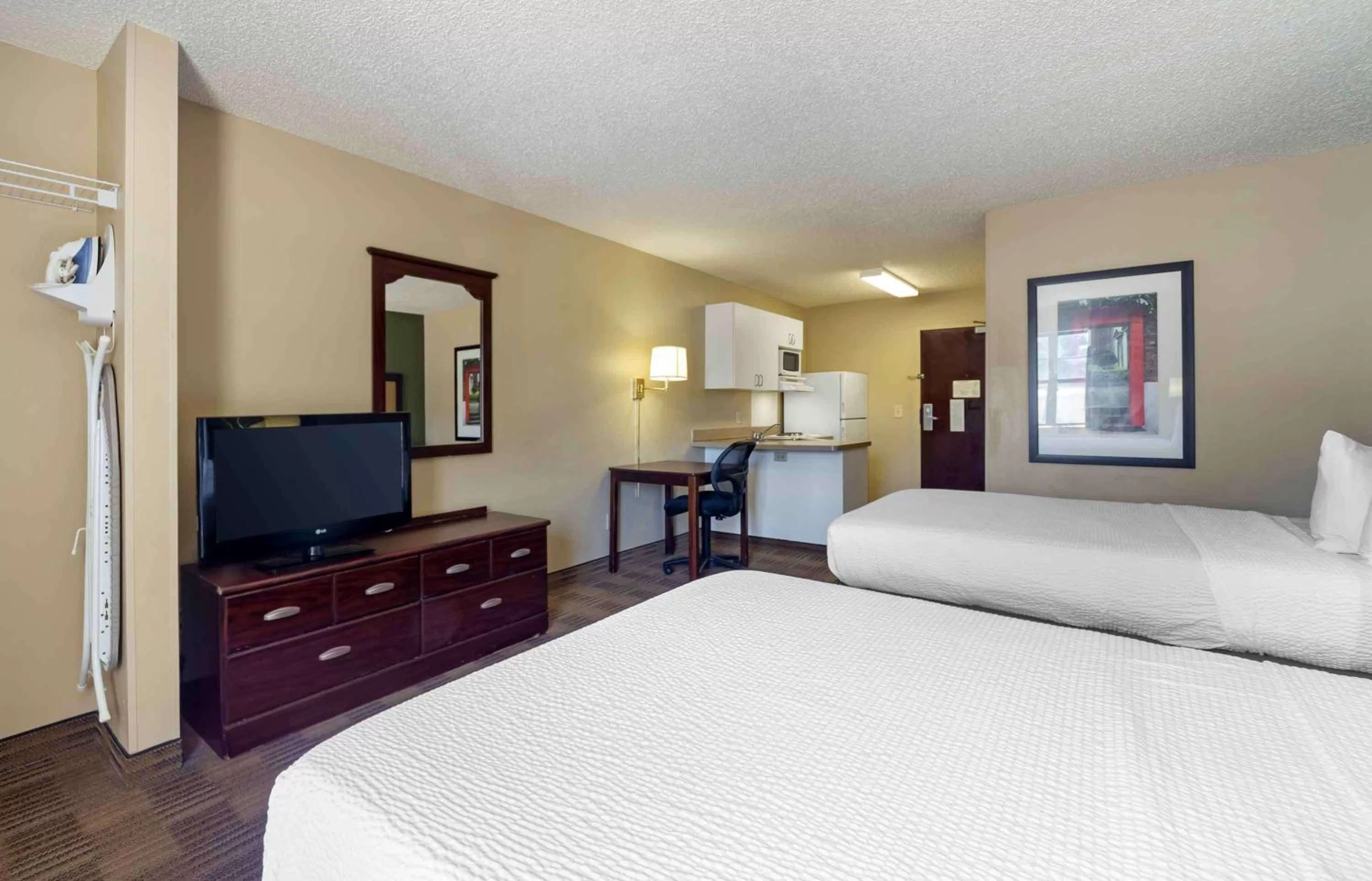 Bedroom, Bed in Extended Stay America Suites - Oklahoma City - NW Expressway
