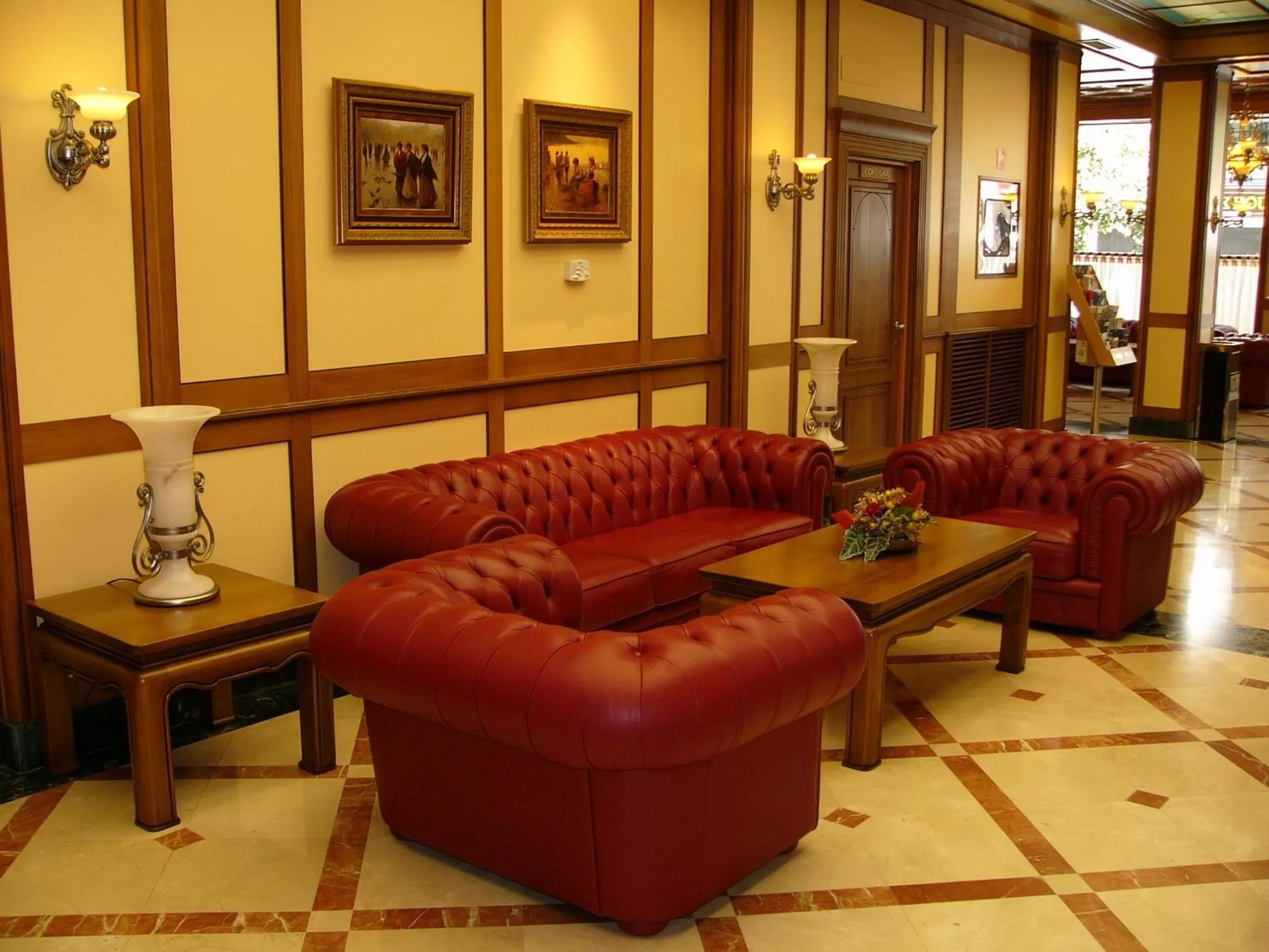 Lobby or reception in II Castillas Madrid