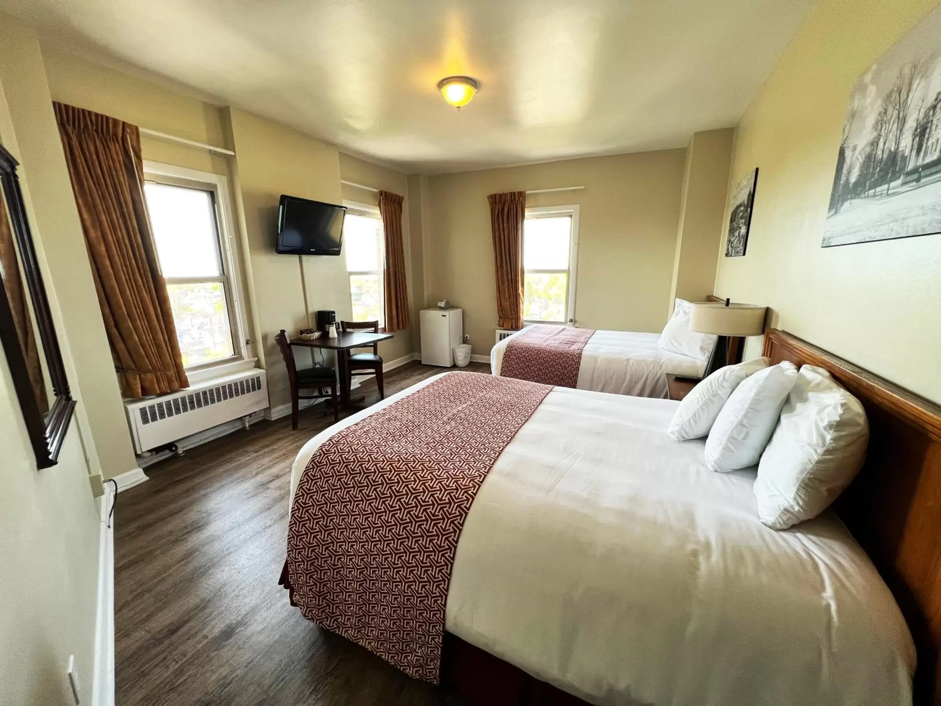 Double Room with Two Double Beds in Lenox Hotel and Suites Double Room with Two Double Beds in Lenox Hotel and Suites