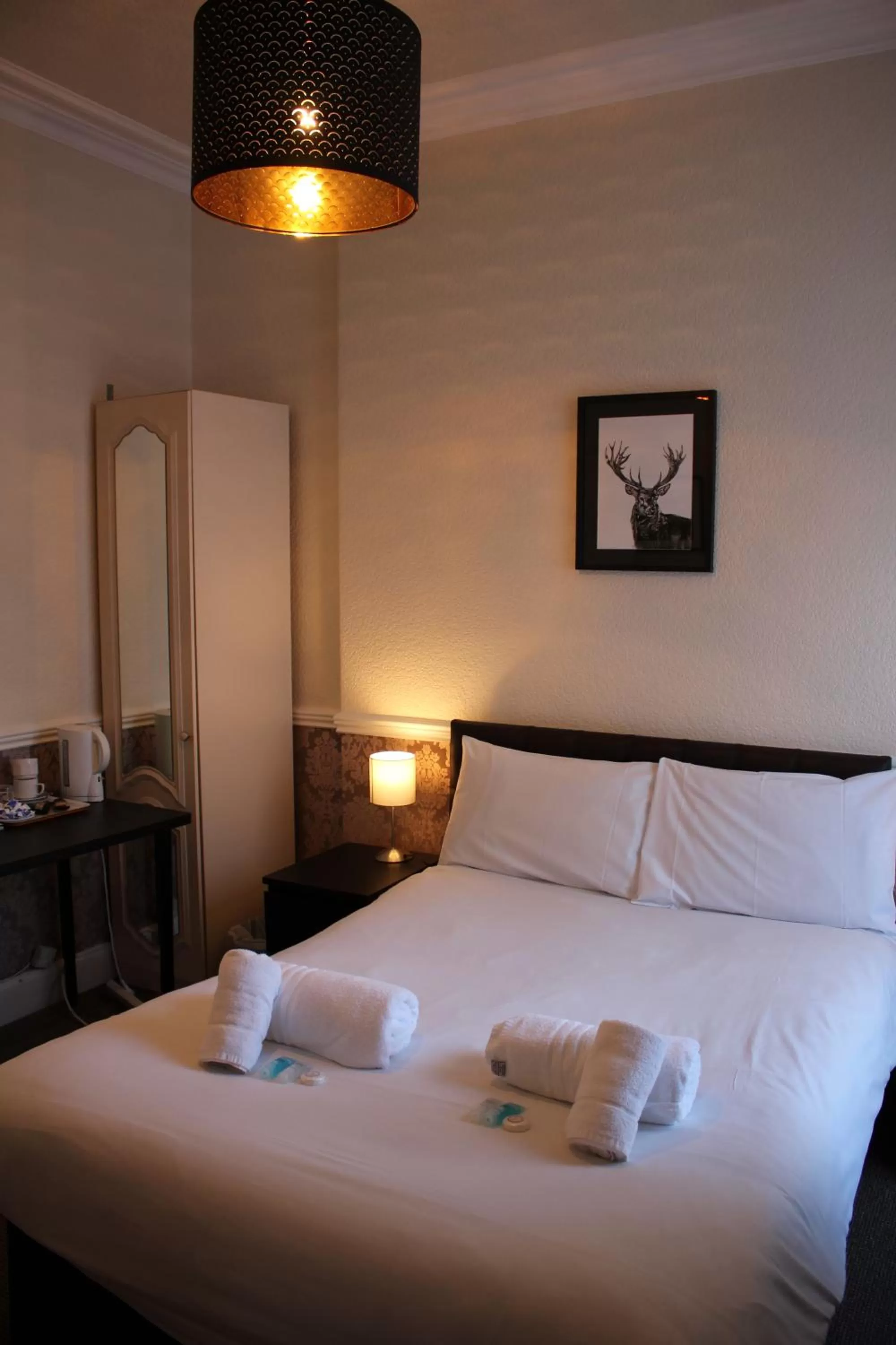 Bed in Ardmillan Hotel