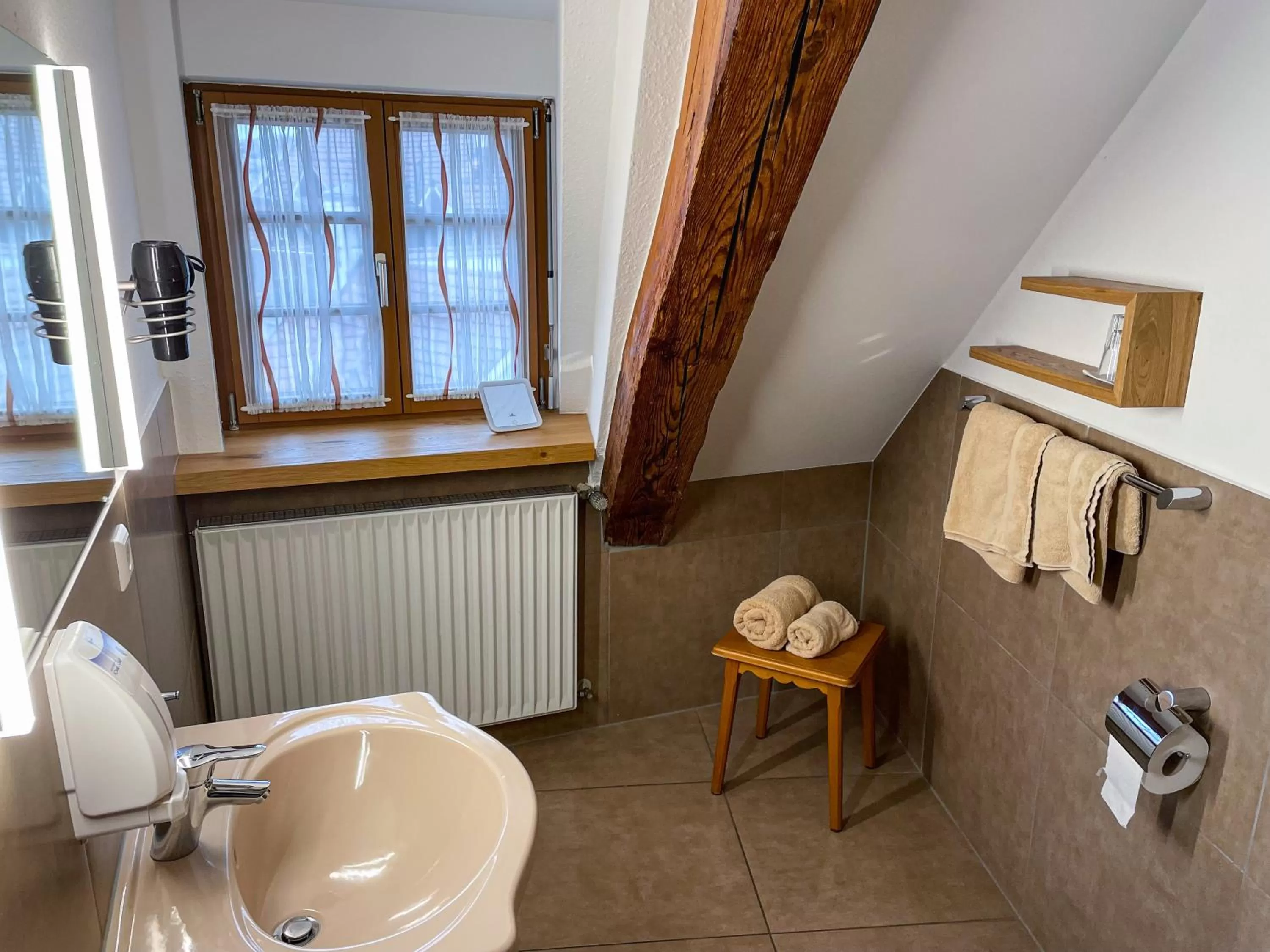 Photo of the whole room, Bathroom in Torstuben