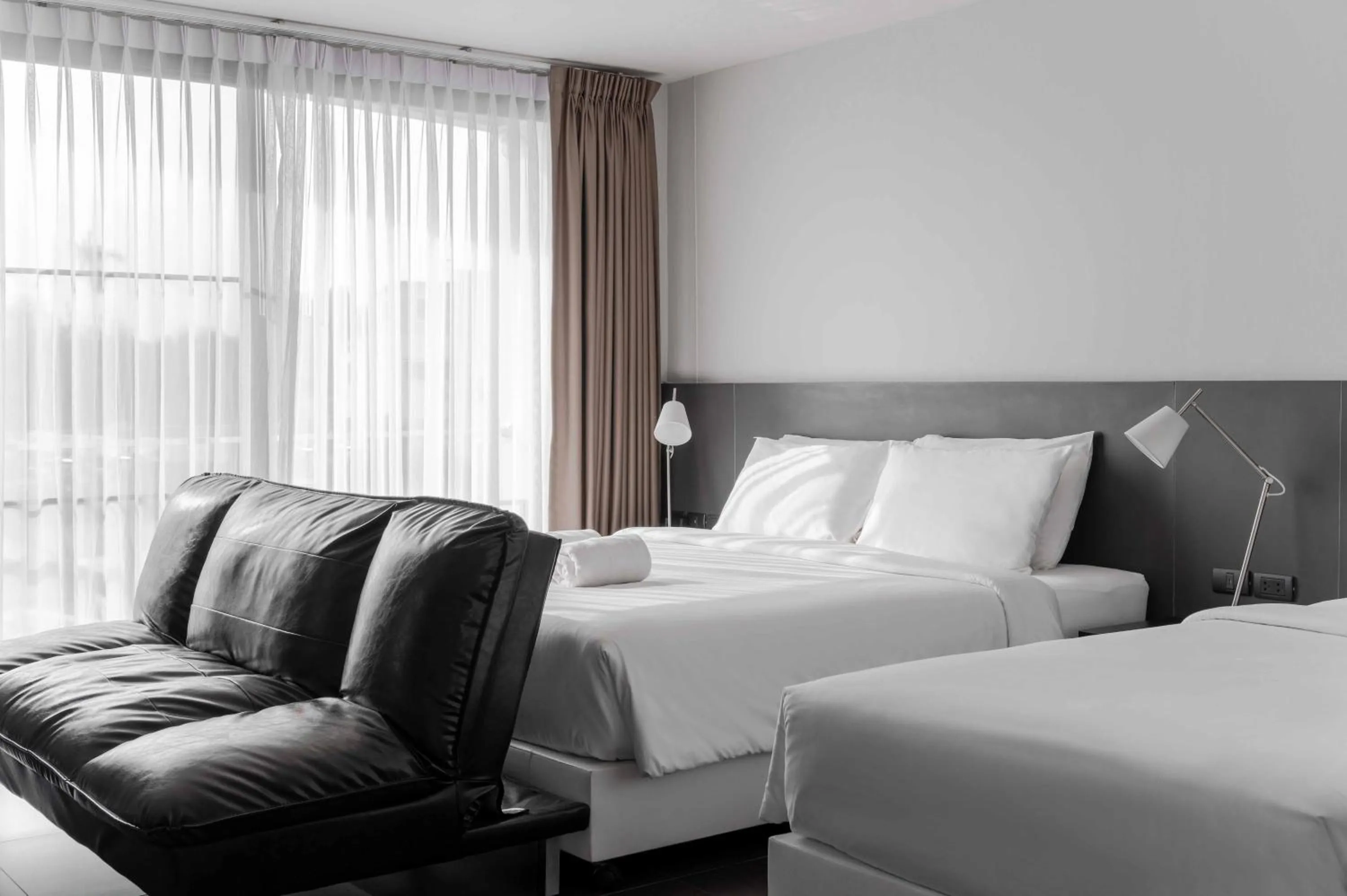 Bedroom, Bed in POR Thapae Gate