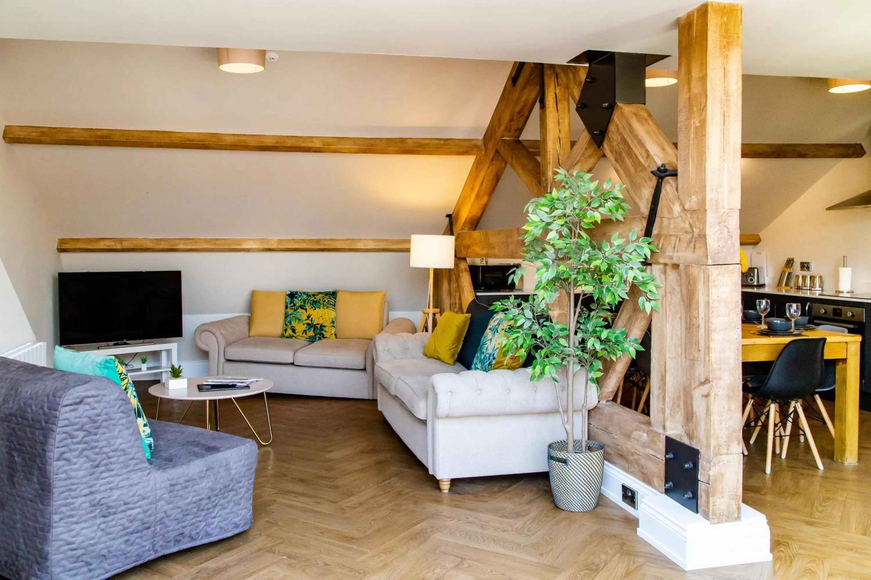 Communal lounge/ TV room in Goodramgate Apartments