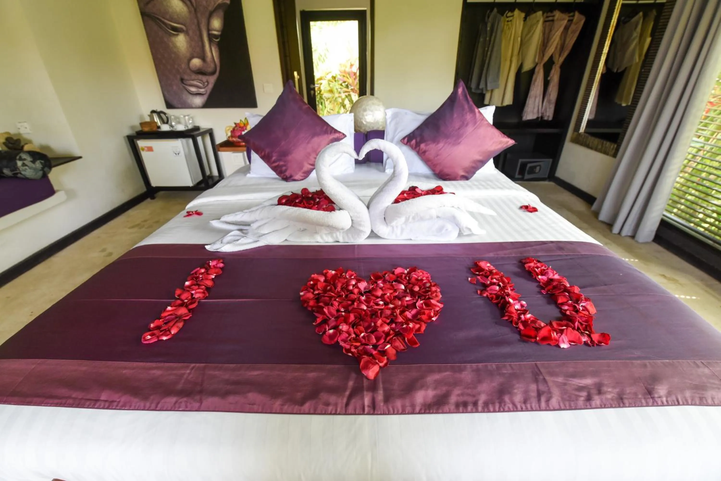 Bed in Katala Suites and Villas