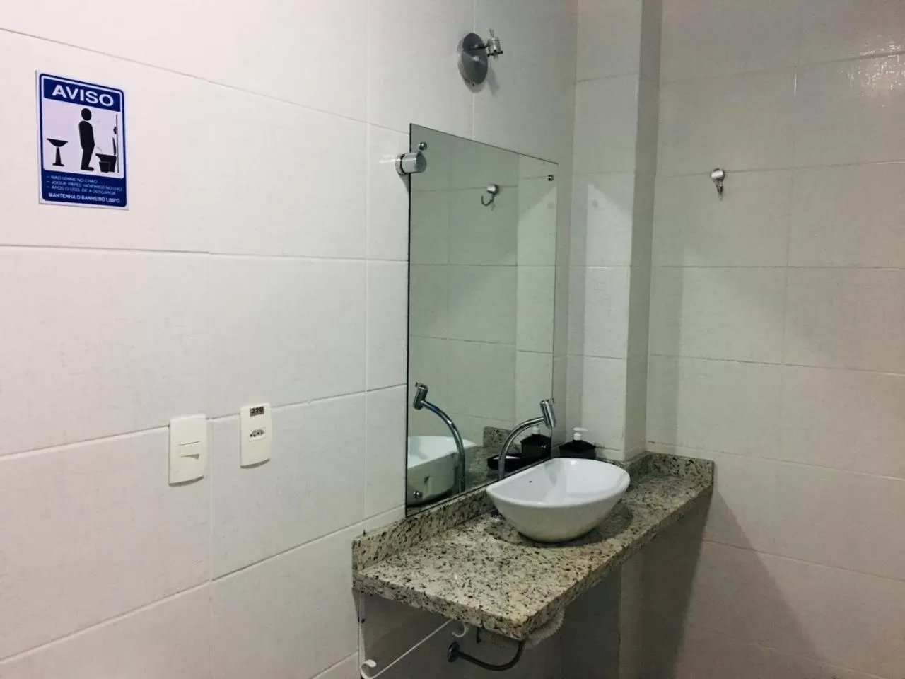 Bathroom in Hotel das Palmas