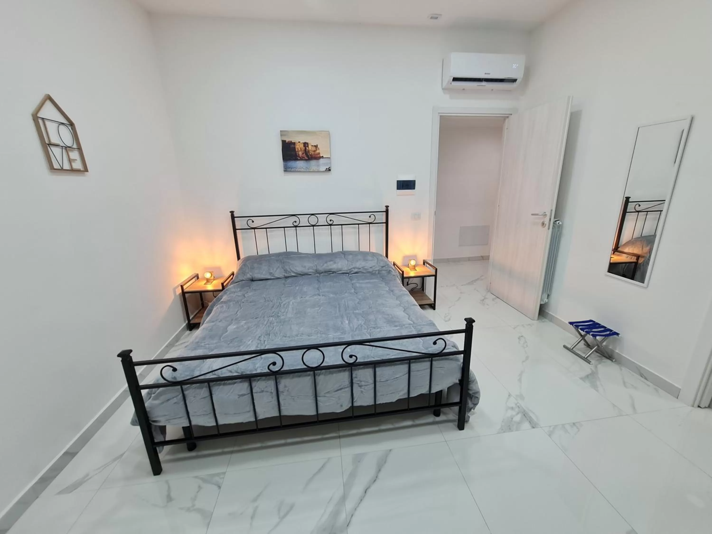 Bedroom, Bed in Lumacors House