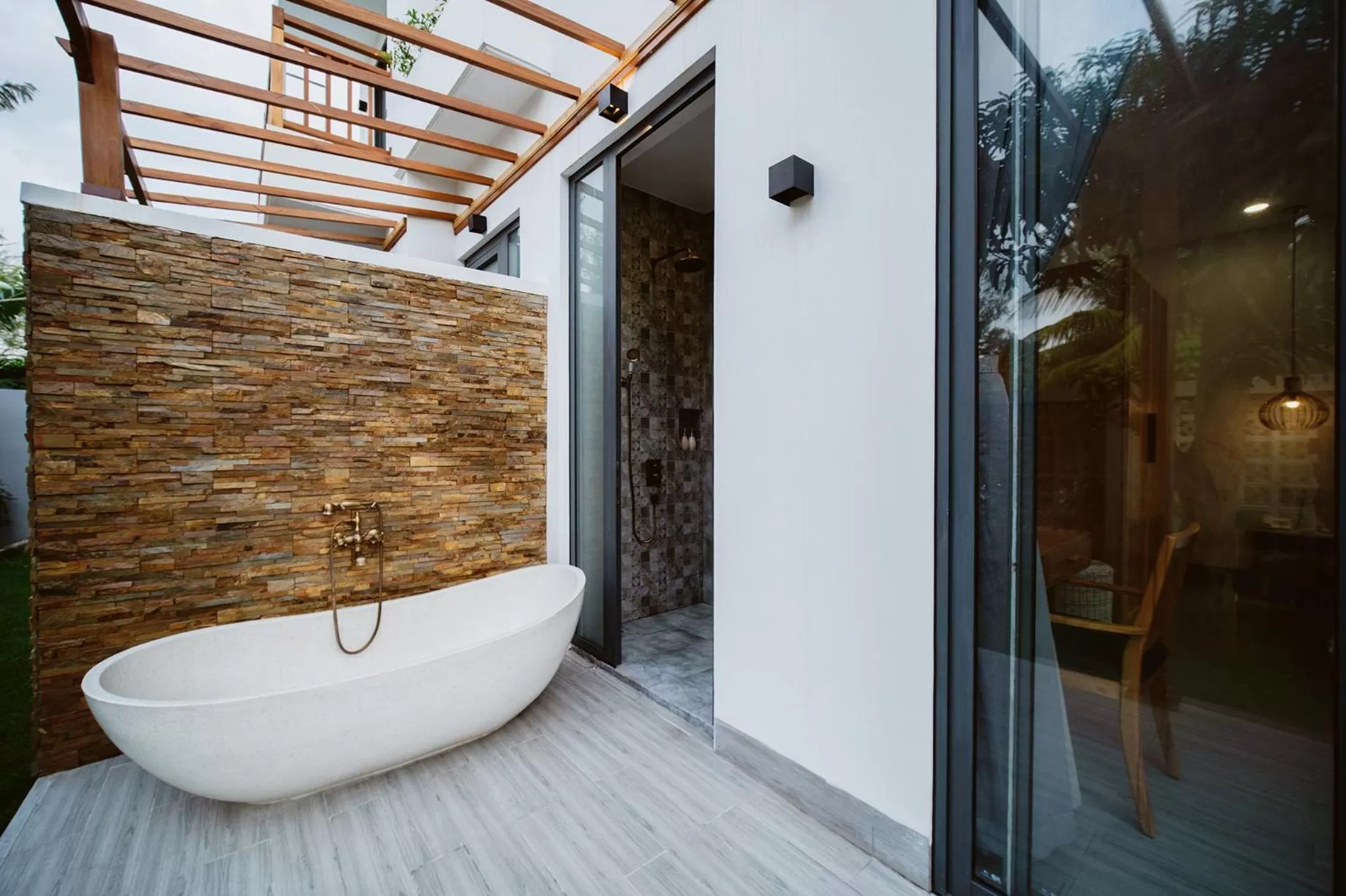 Bathroom in The Watermark Beachside Hotel