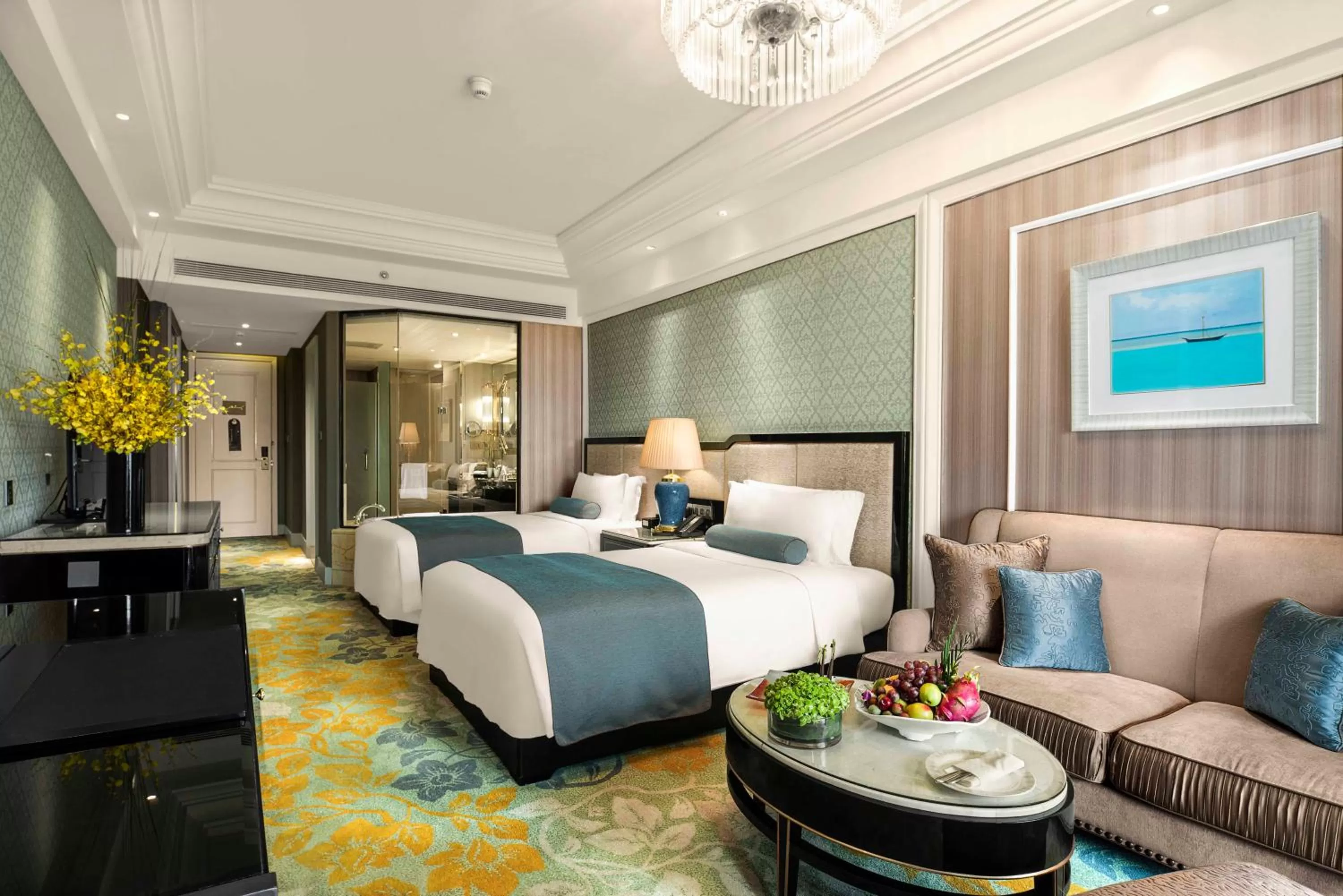 Photo of the whole room, Bed in InterContinental Chengdu Global Center by IHG