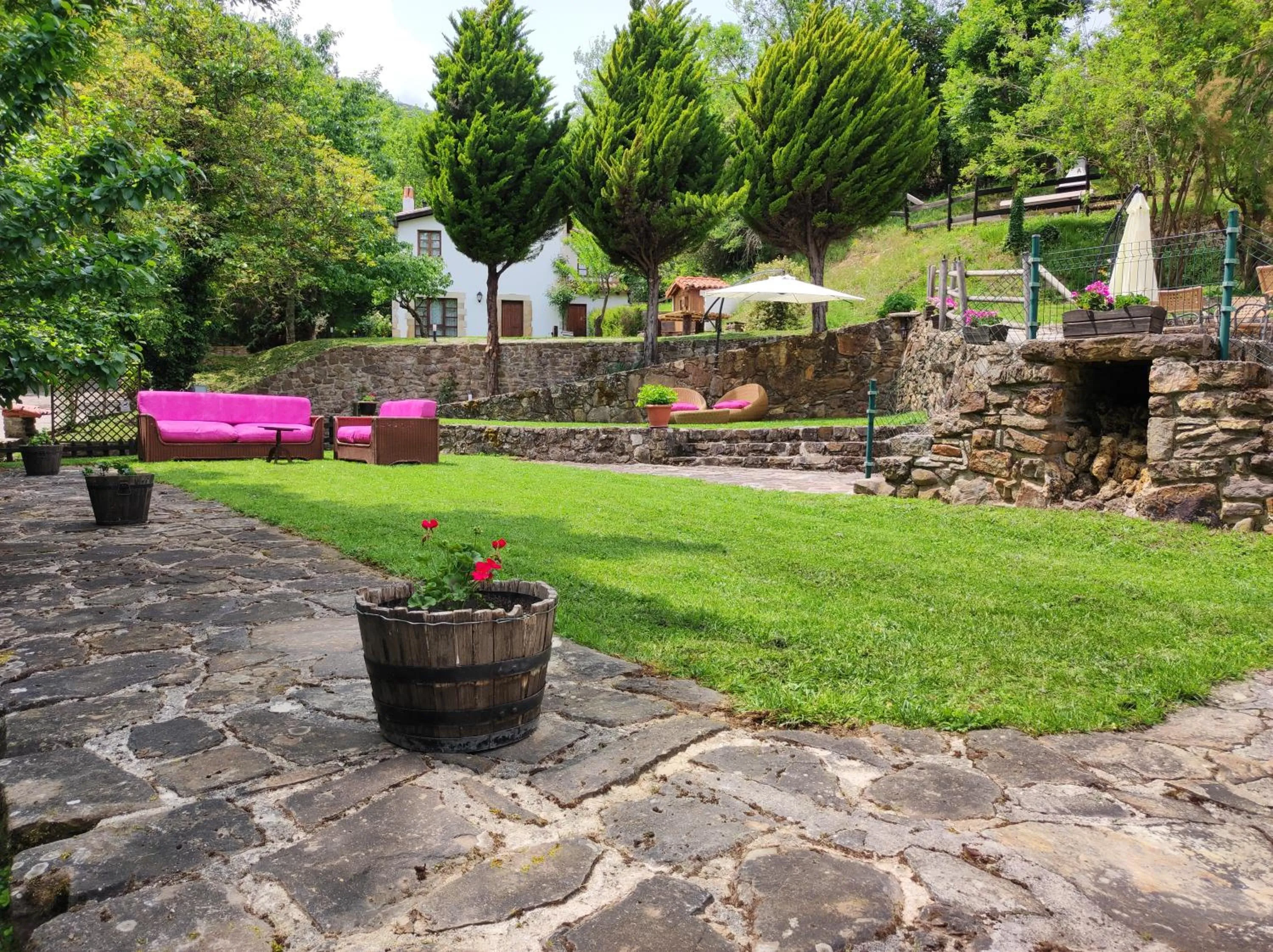 Garden in Viviendas Rurales El Covaju