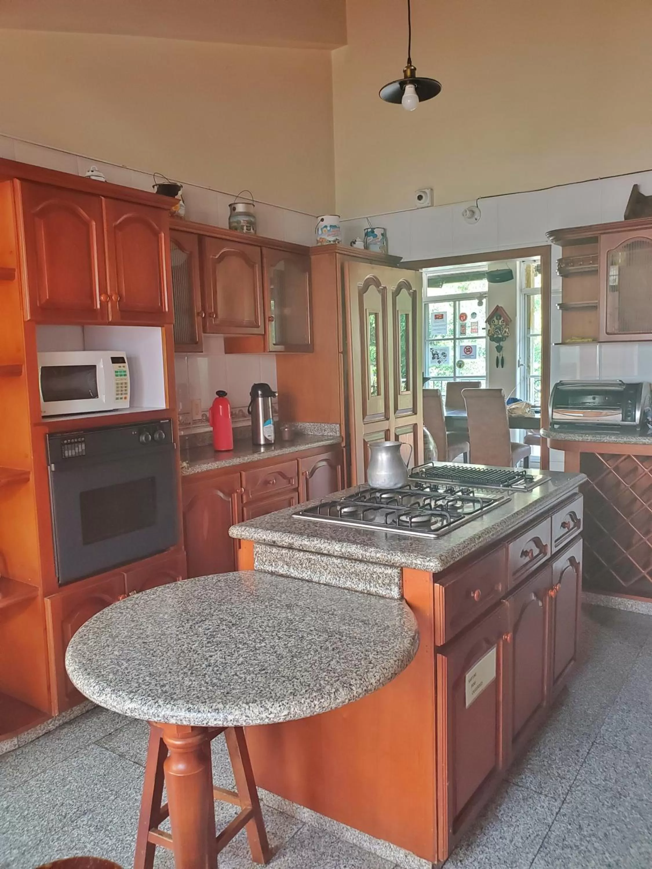 Communal kitchen, Kitchen/Kitchenette in Sam'S VIP Hostel San Gil