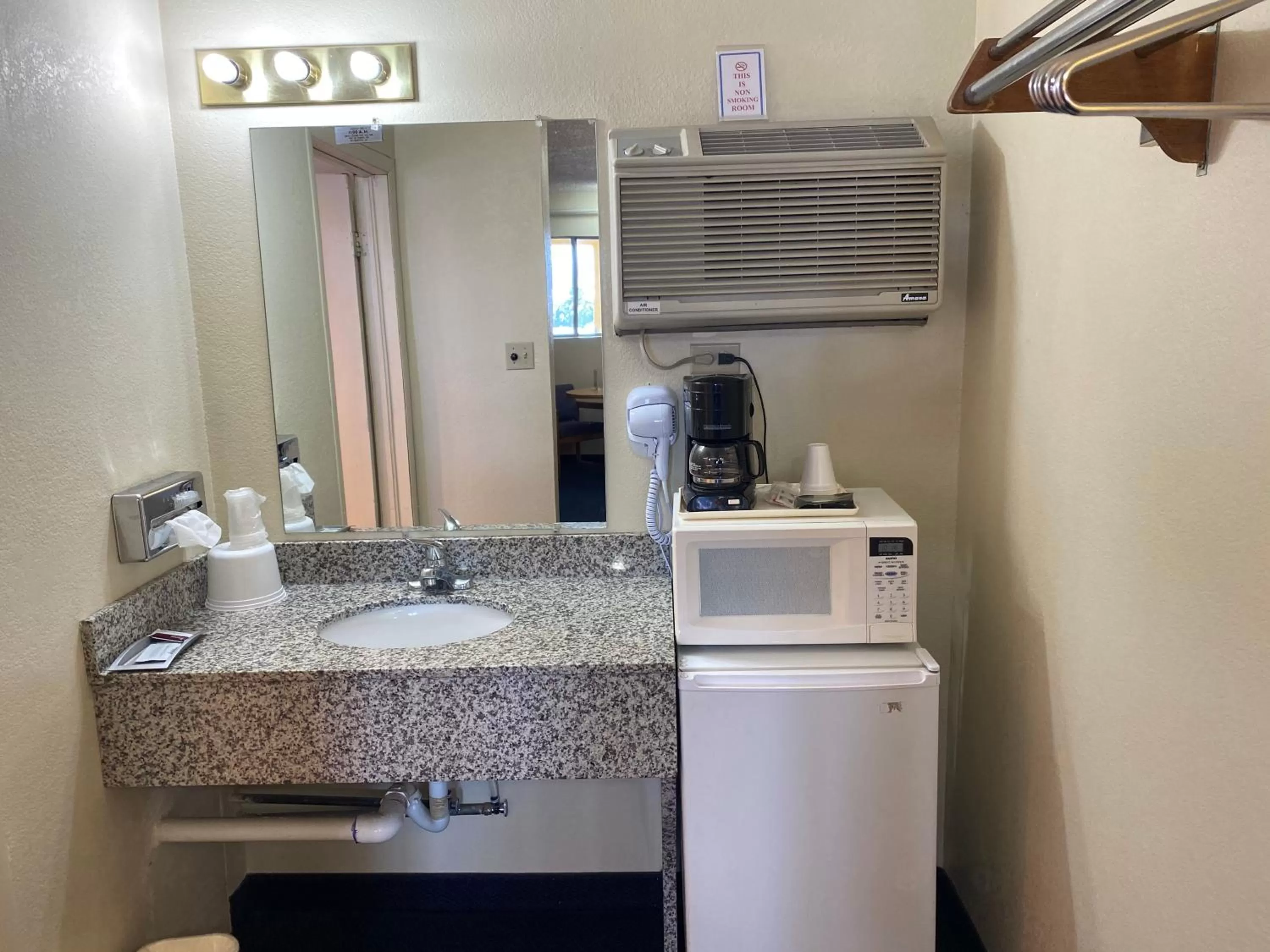 Coffee/tea facilities in Budget Inn Las Vegas New Mexico