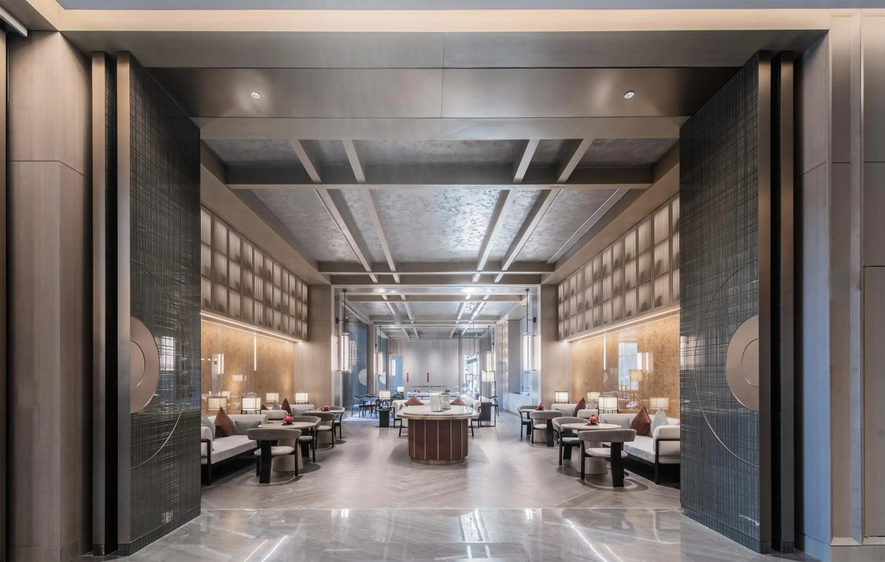 Lounge or bar in HUALUXE Xi'an Chanba by IHG