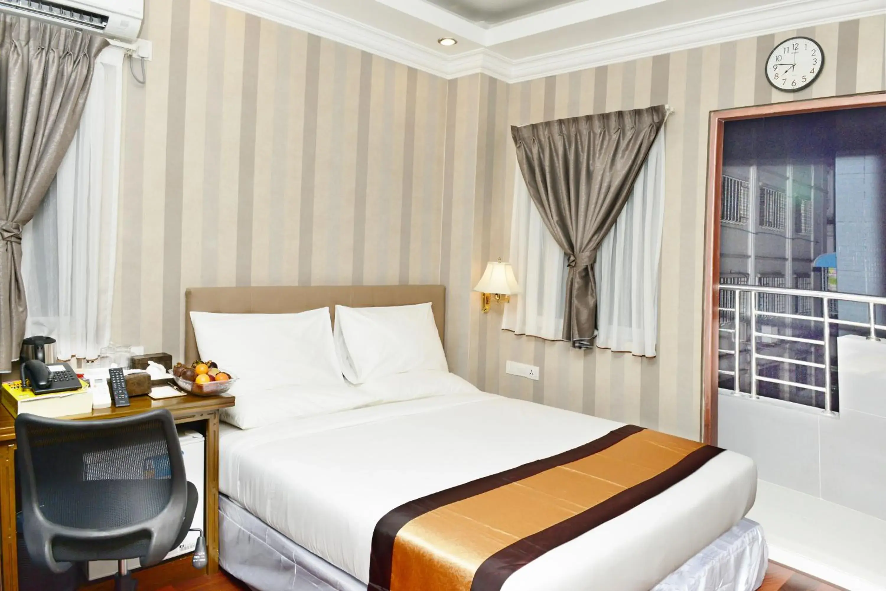 Superior Double or Twin Room with City and Street View in Hotel Grand United - 21st Downtown Superior Double or Twin Room with City and Street View in Hotel Grand United - 21st Downtown