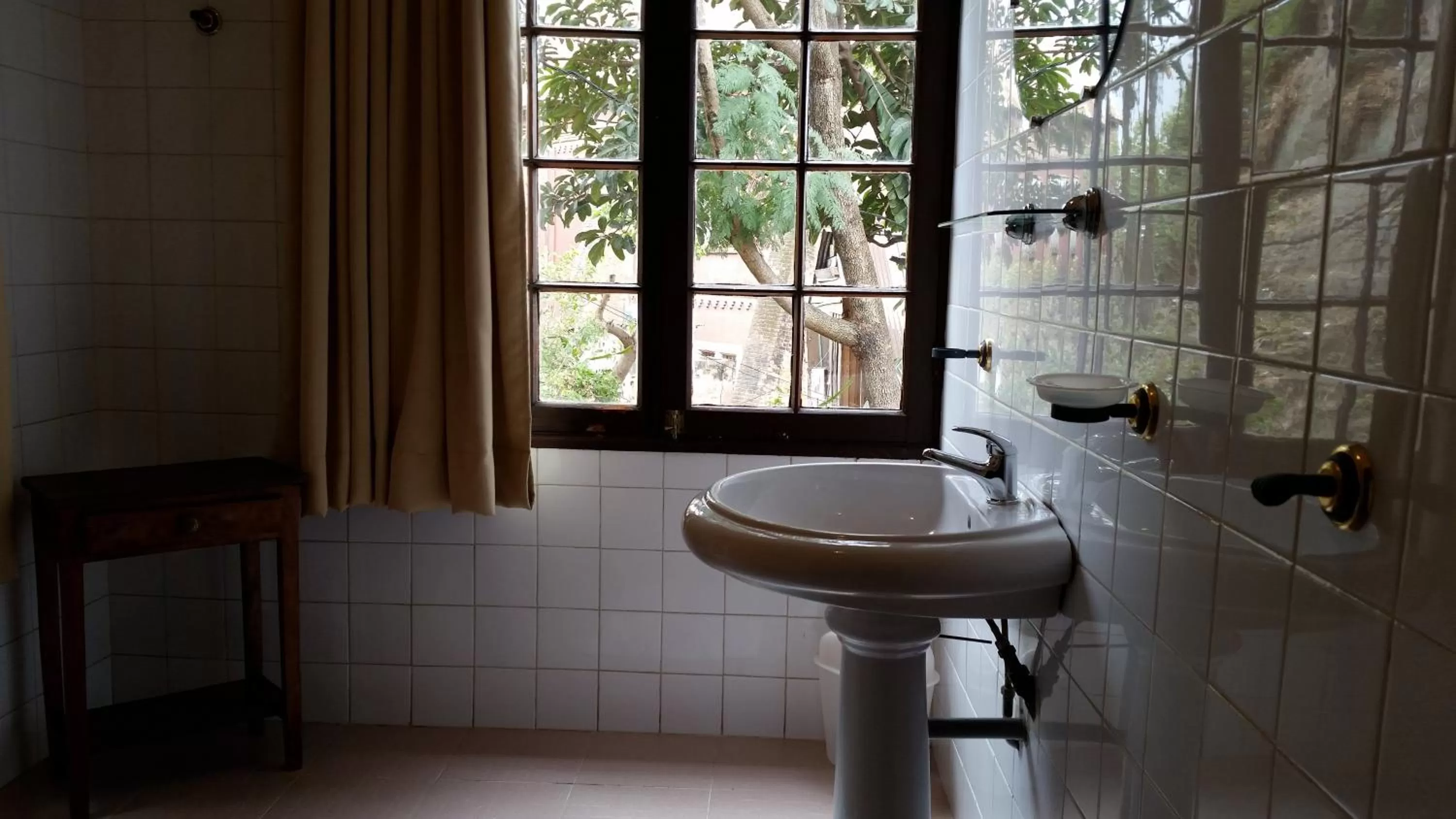 Shower, Bathroom in Relais De La Haute Ville Tana
